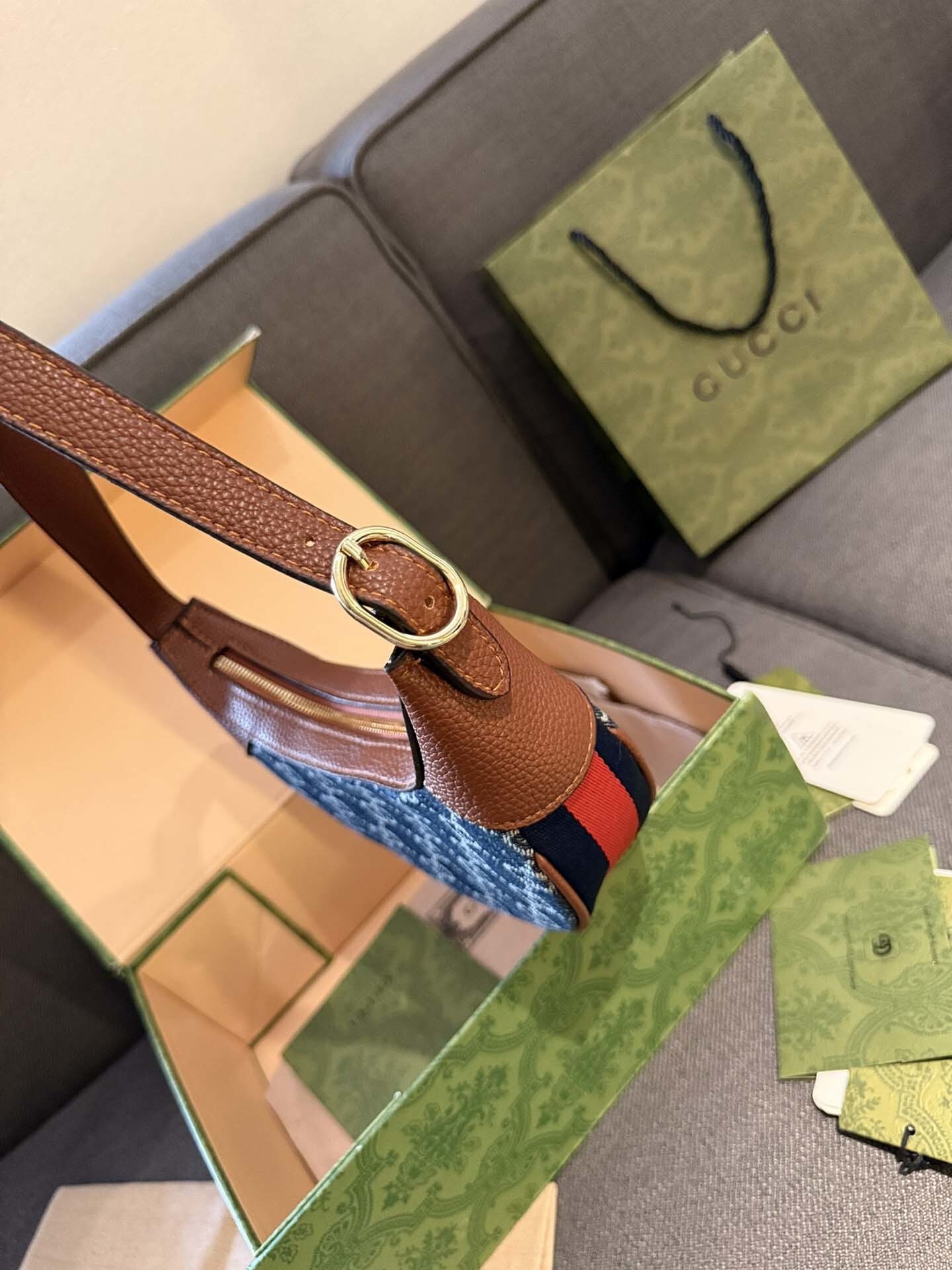 $57-LDN-269 GCI gallery