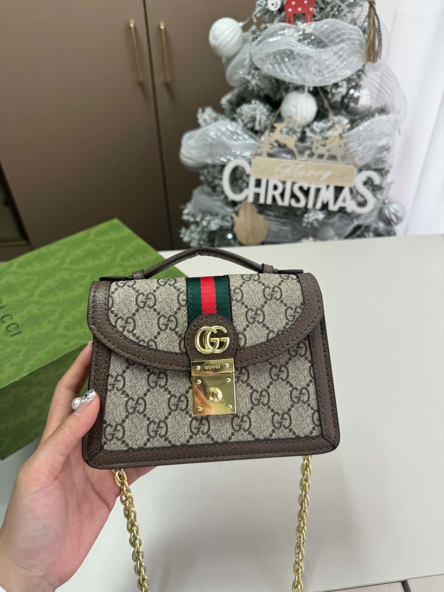 $57-LDN-272 GCI gallery