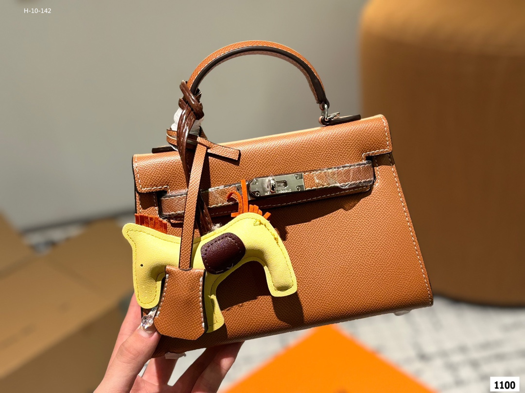 $57-LDN-768 HERM gallery