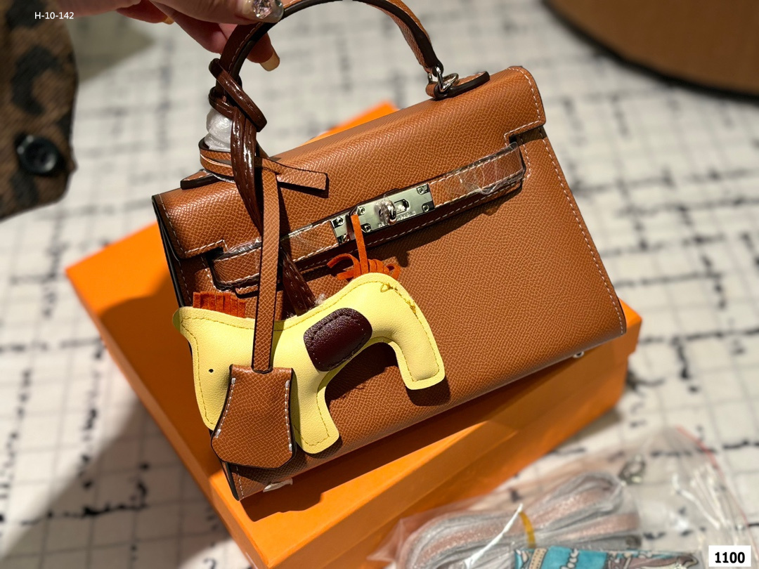 $57-LDN-768 HERM gallery