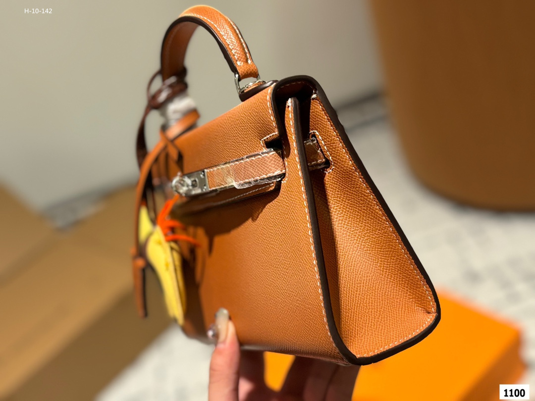 $57-LDN-768 HERM gallery