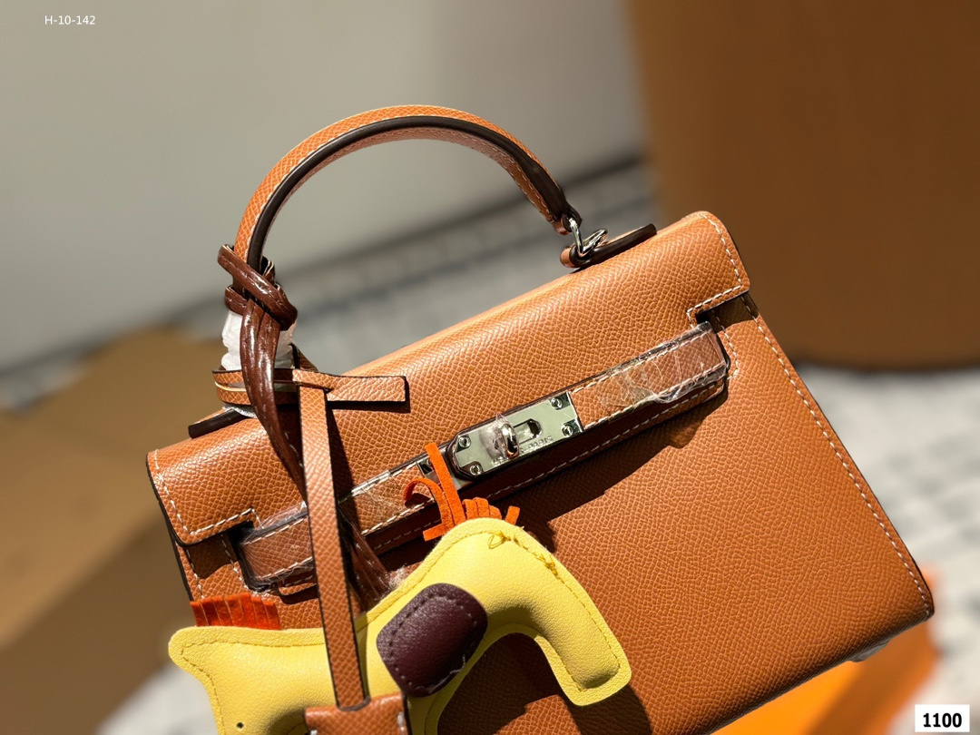 $57-LDN-768 HERM gallery