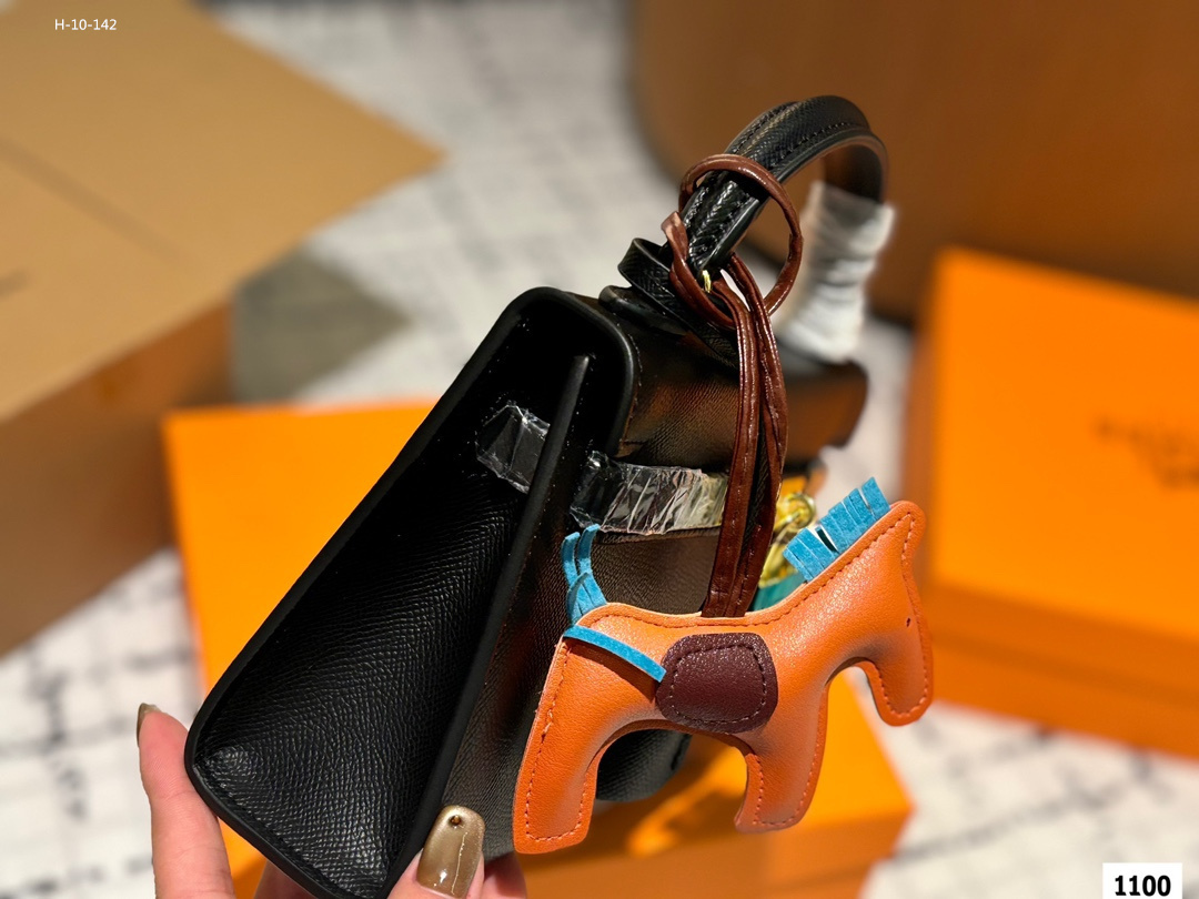 $57-LDN-769 HERM gallery