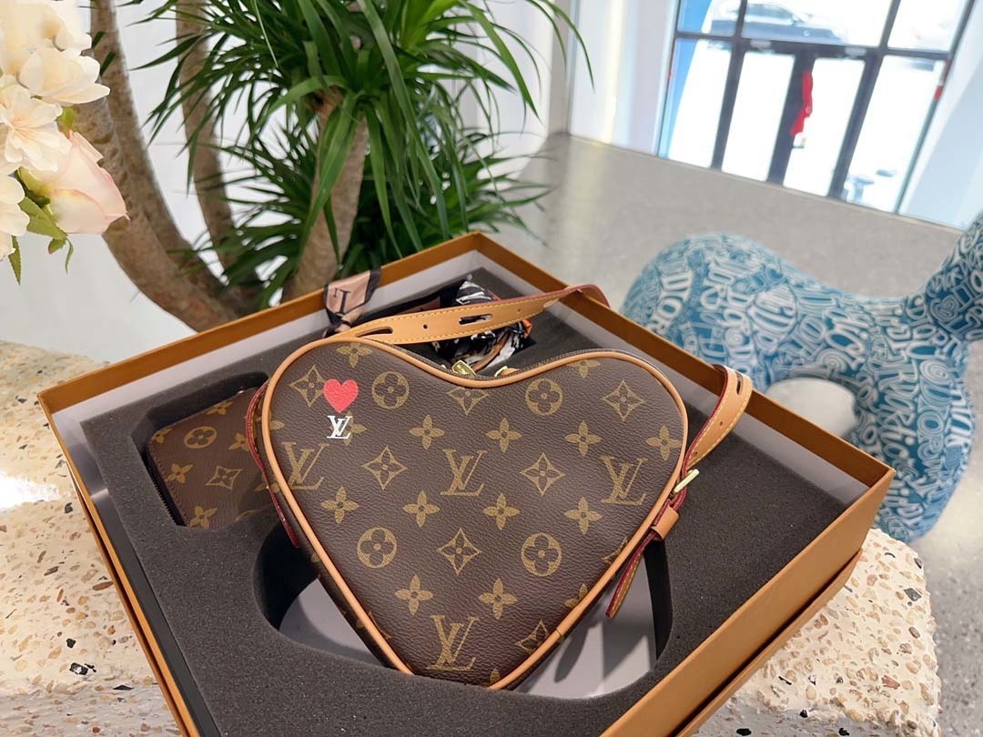 $58-LDN-322 LV gallery