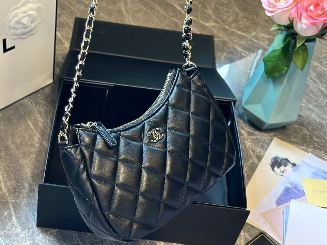 $58-LDN-355 CHA gallery