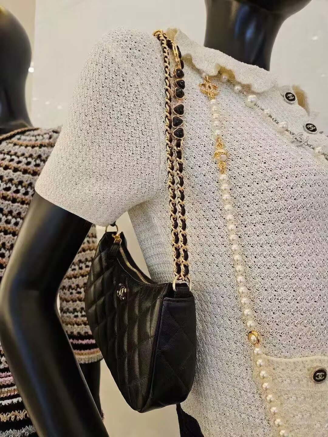 $58-LDN-355 CHA gallery