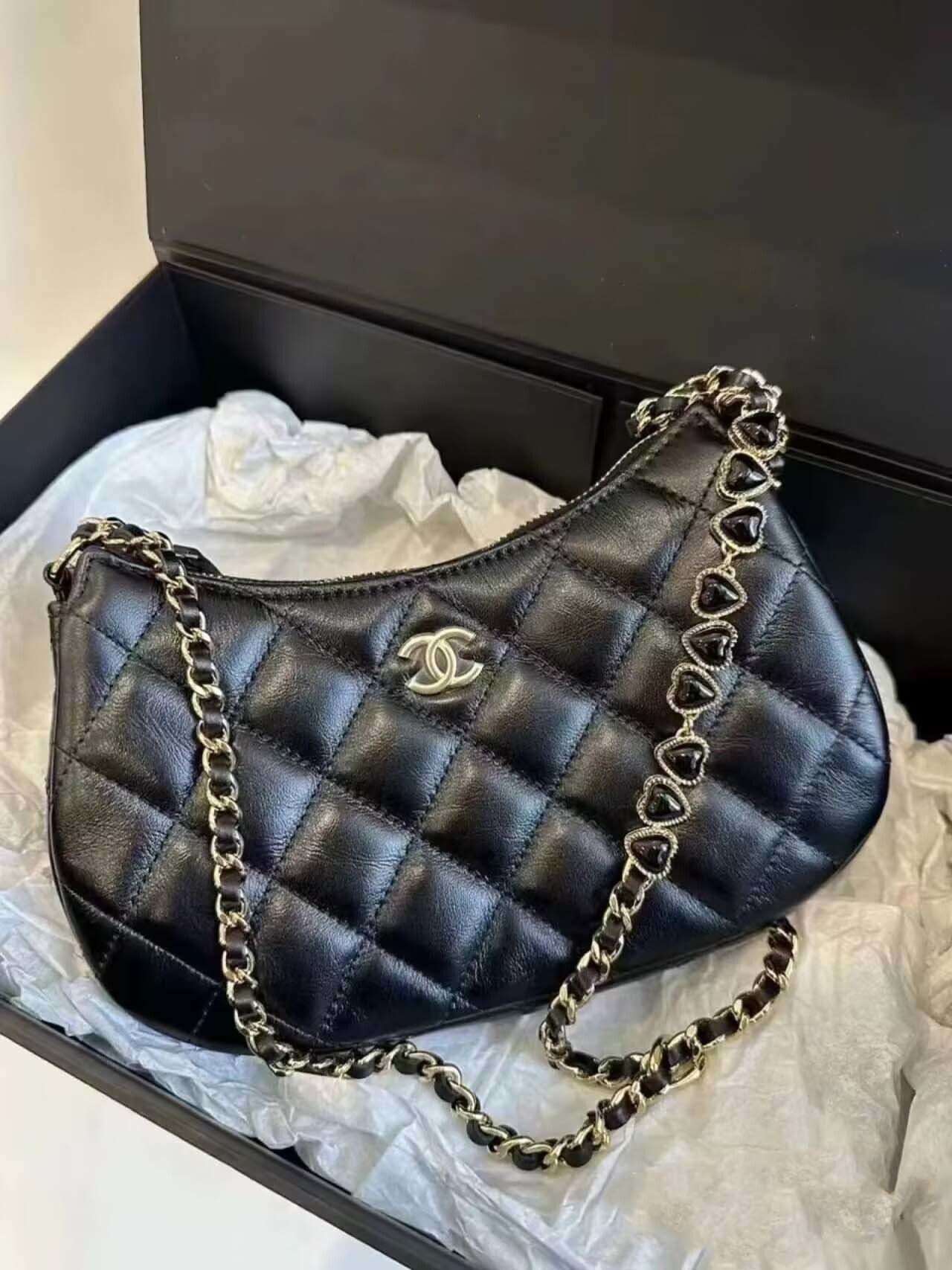 $58-LDN-355 CHA gallery