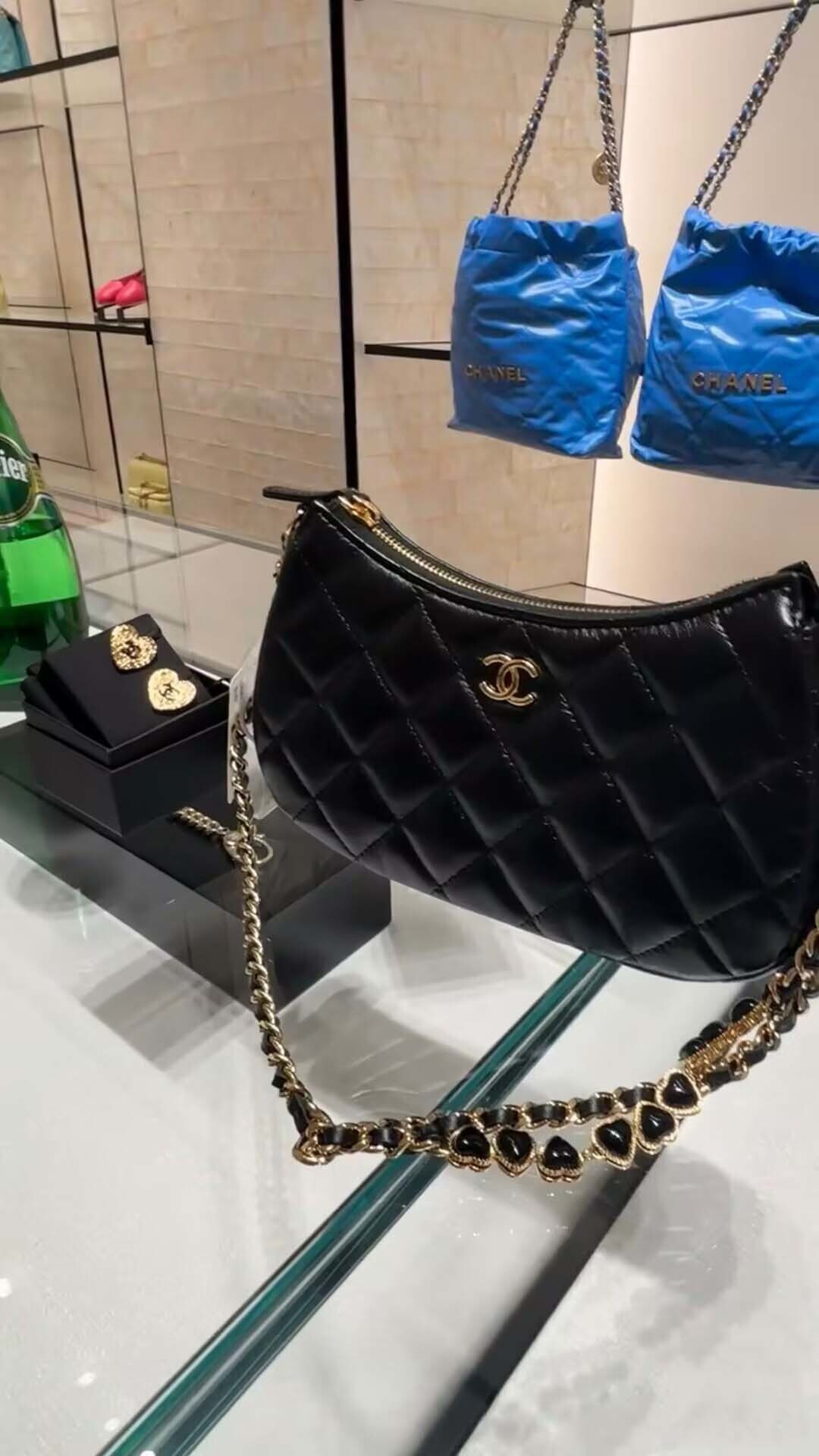 $58-LDN-355 CHA gallery