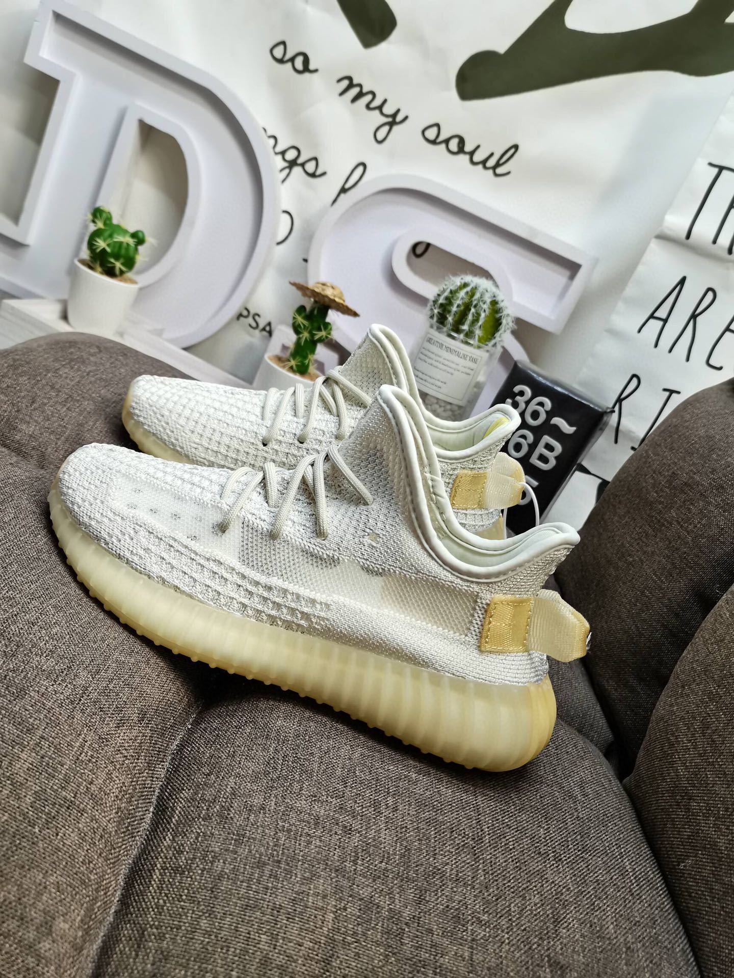 $58-LDN-444 YE gallery