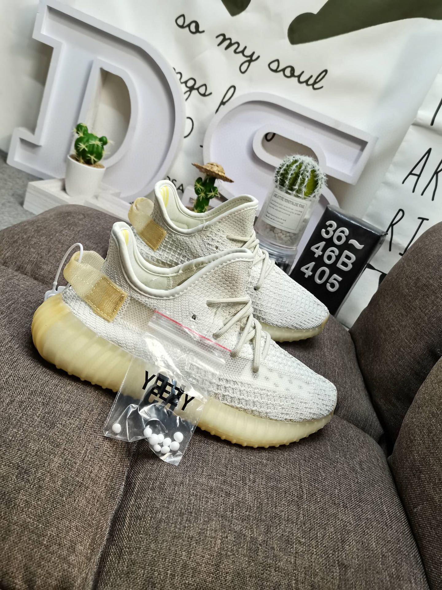 $58-LDN-444 YE gallery