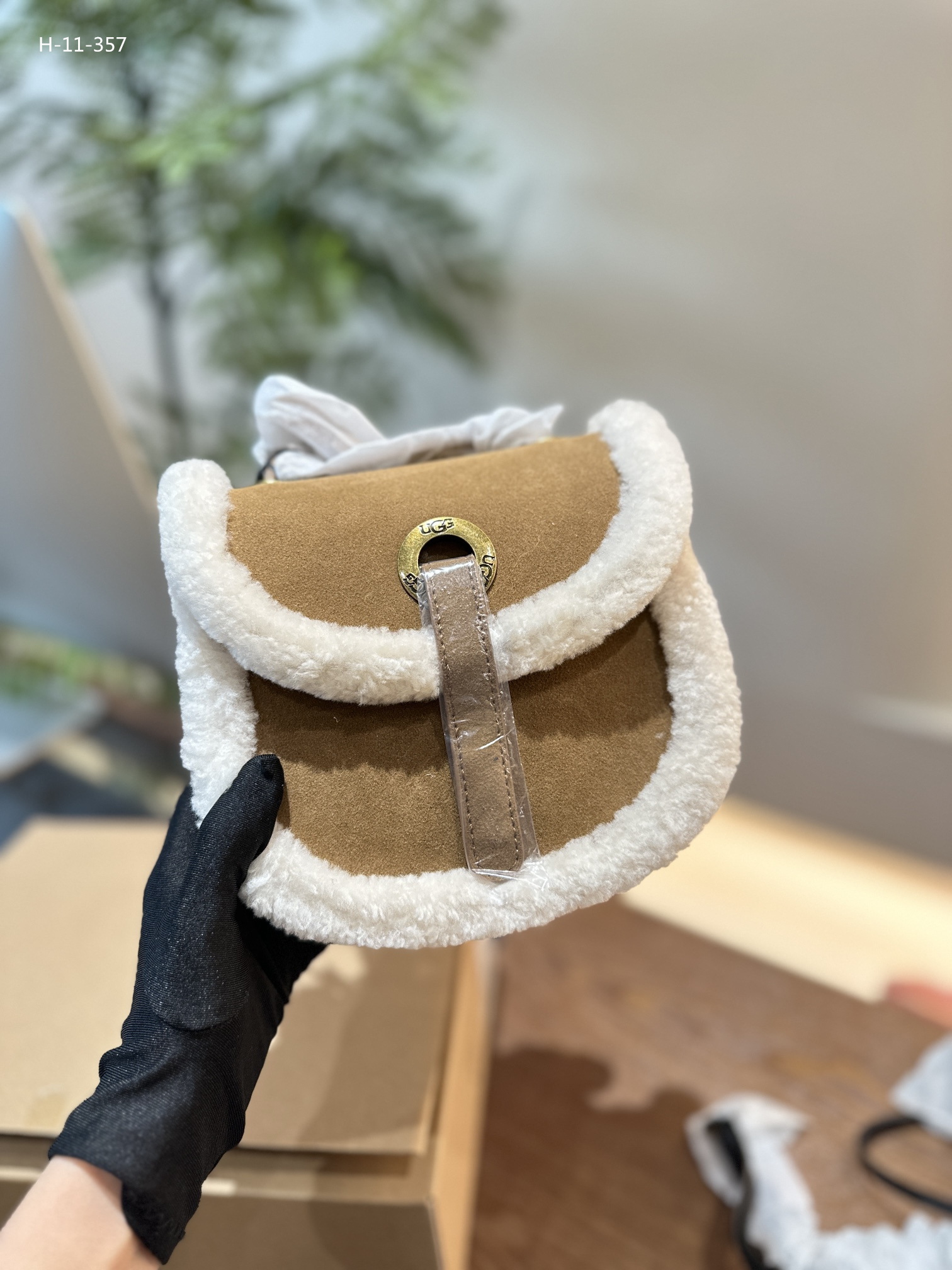 $58-LDN-681 UGG gallery