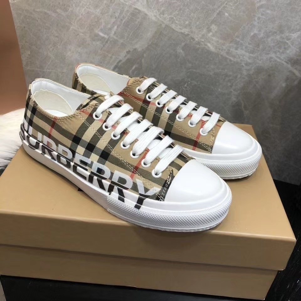 $58-LDN-684 BURBE gallery