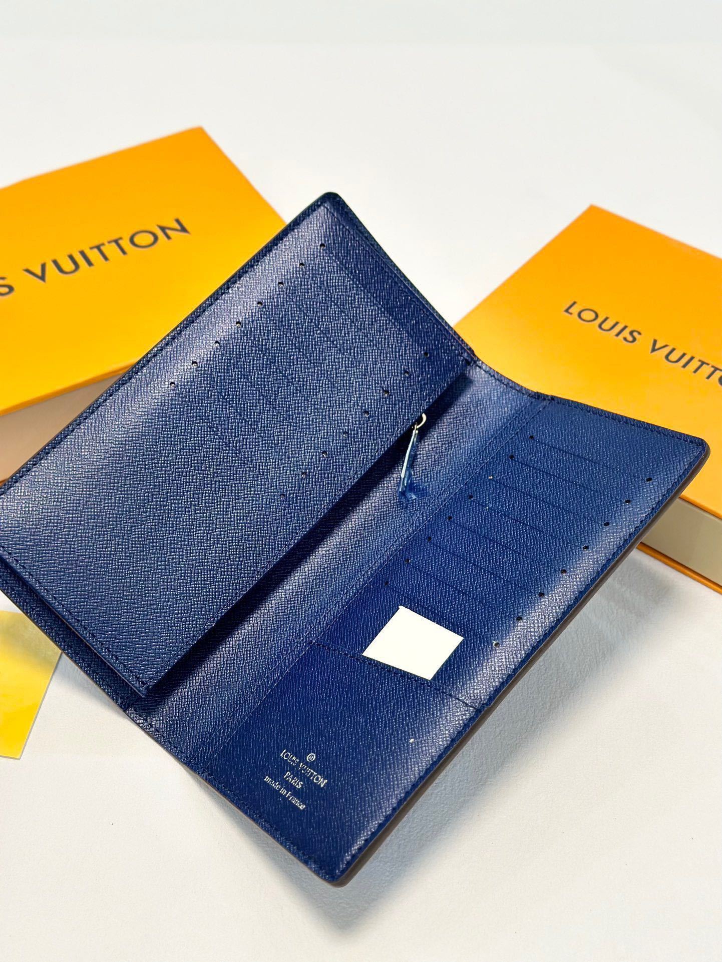 $58-LDN-743 LV gallery