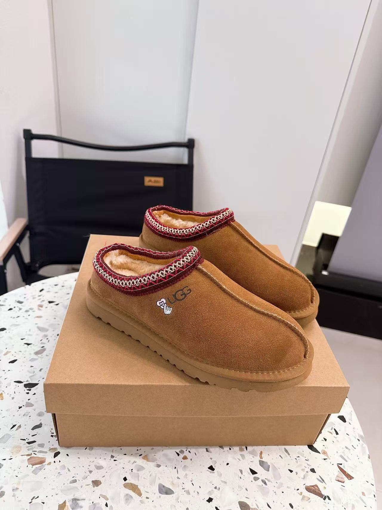 $58.7-LDN-844 UGG gallery