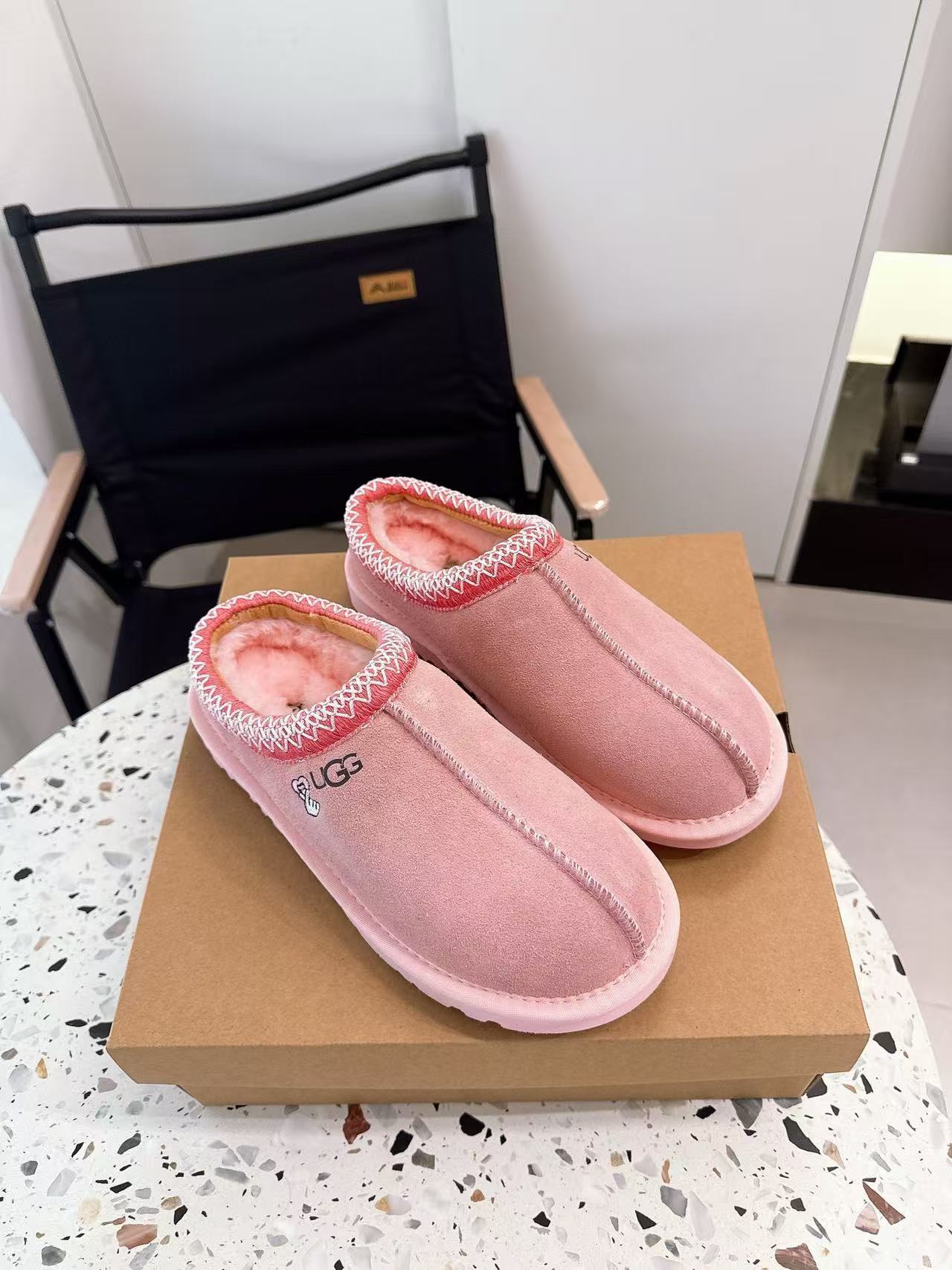 $58.7-LDN-844 UGG gallery