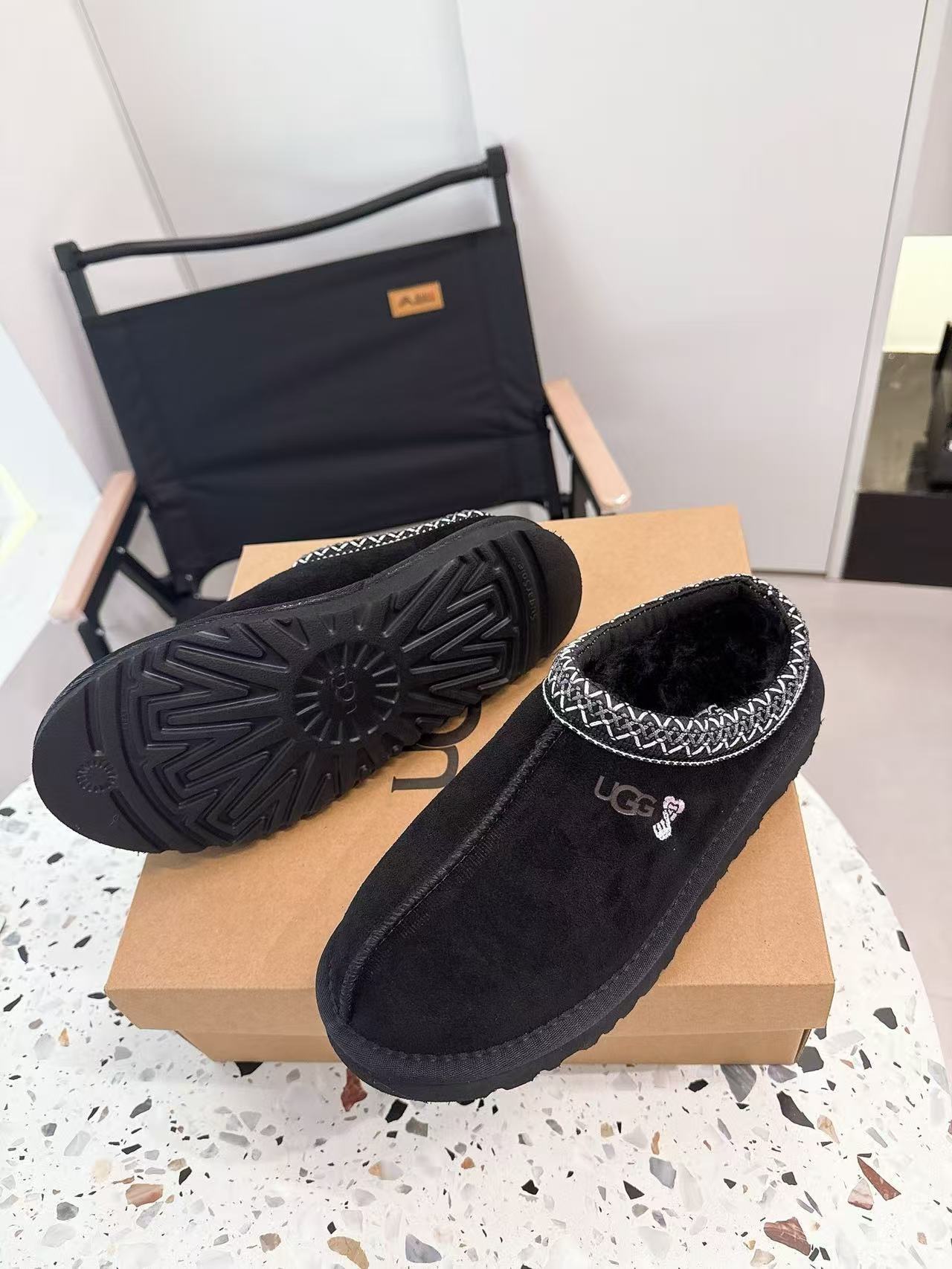 $58.7-LDN-844 UGG gallery