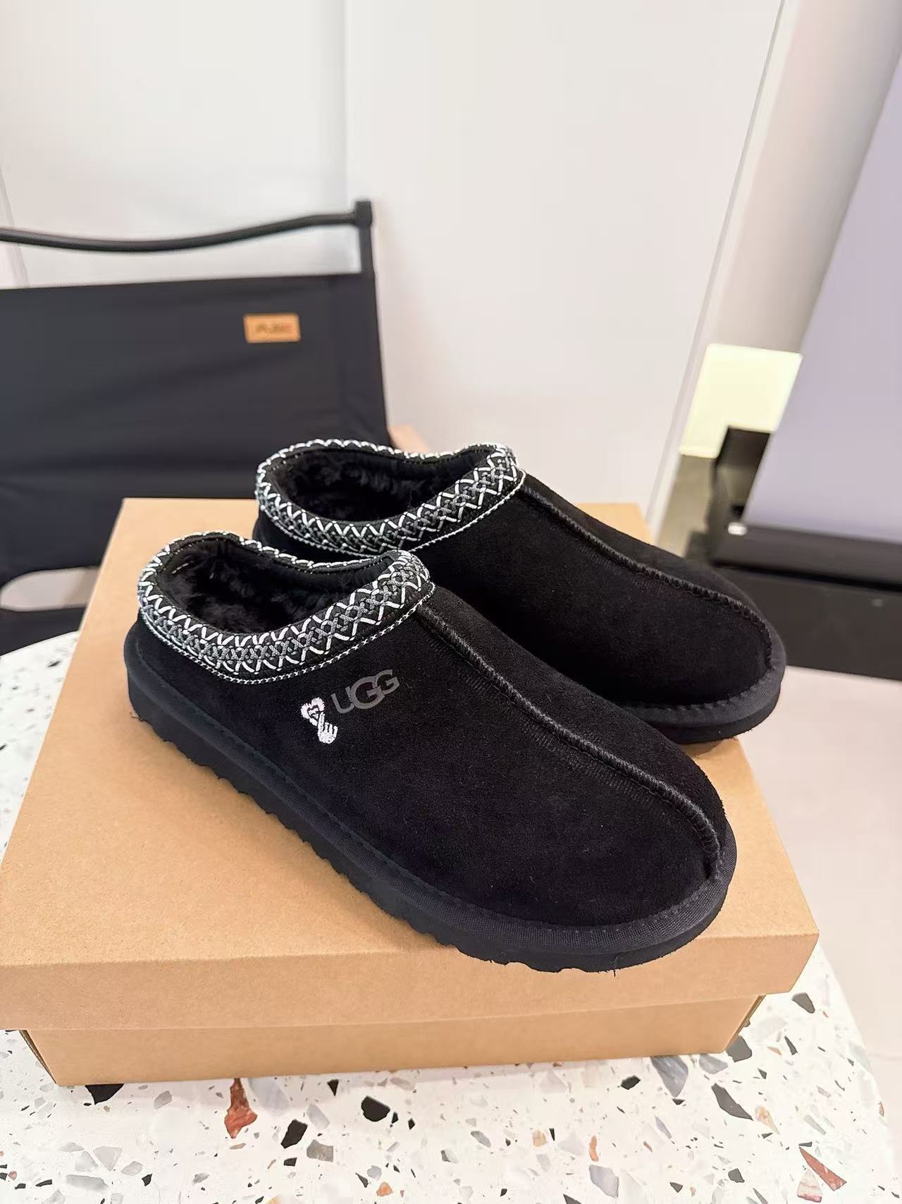 $58.7-LDN-844 UGG gallery