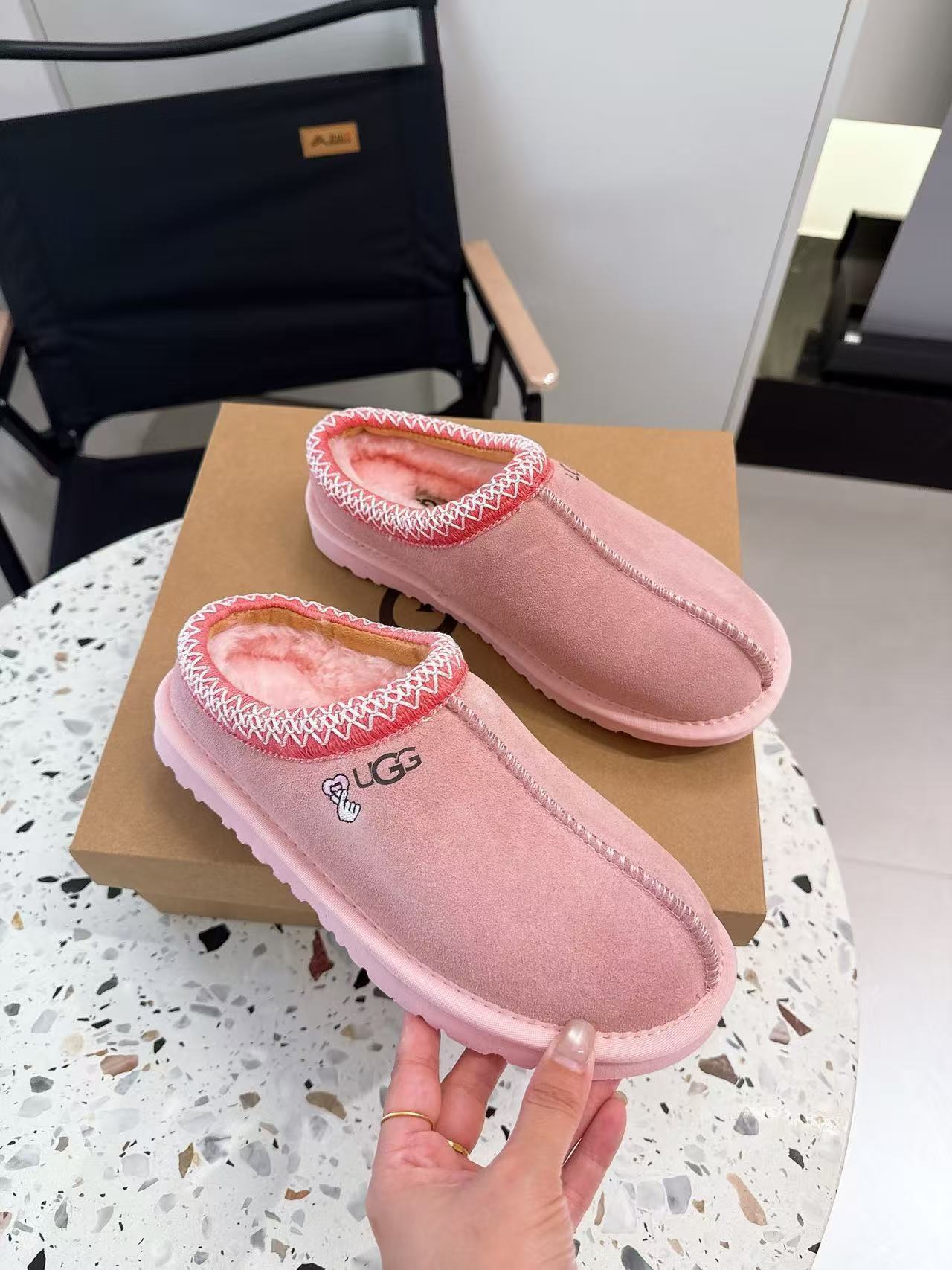 $58.7-LDN-844 UGG gallery
