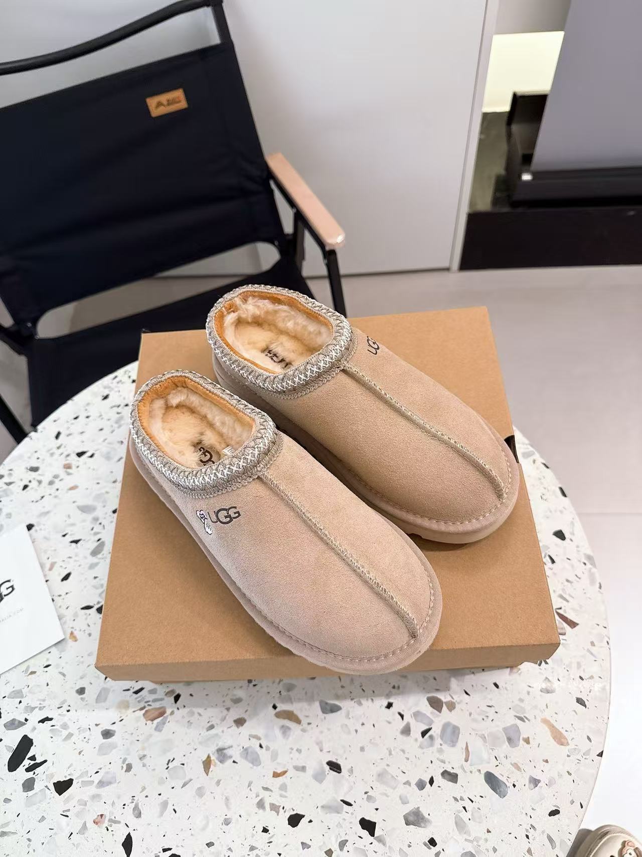 $58.7-LDN-844 UGG gallery