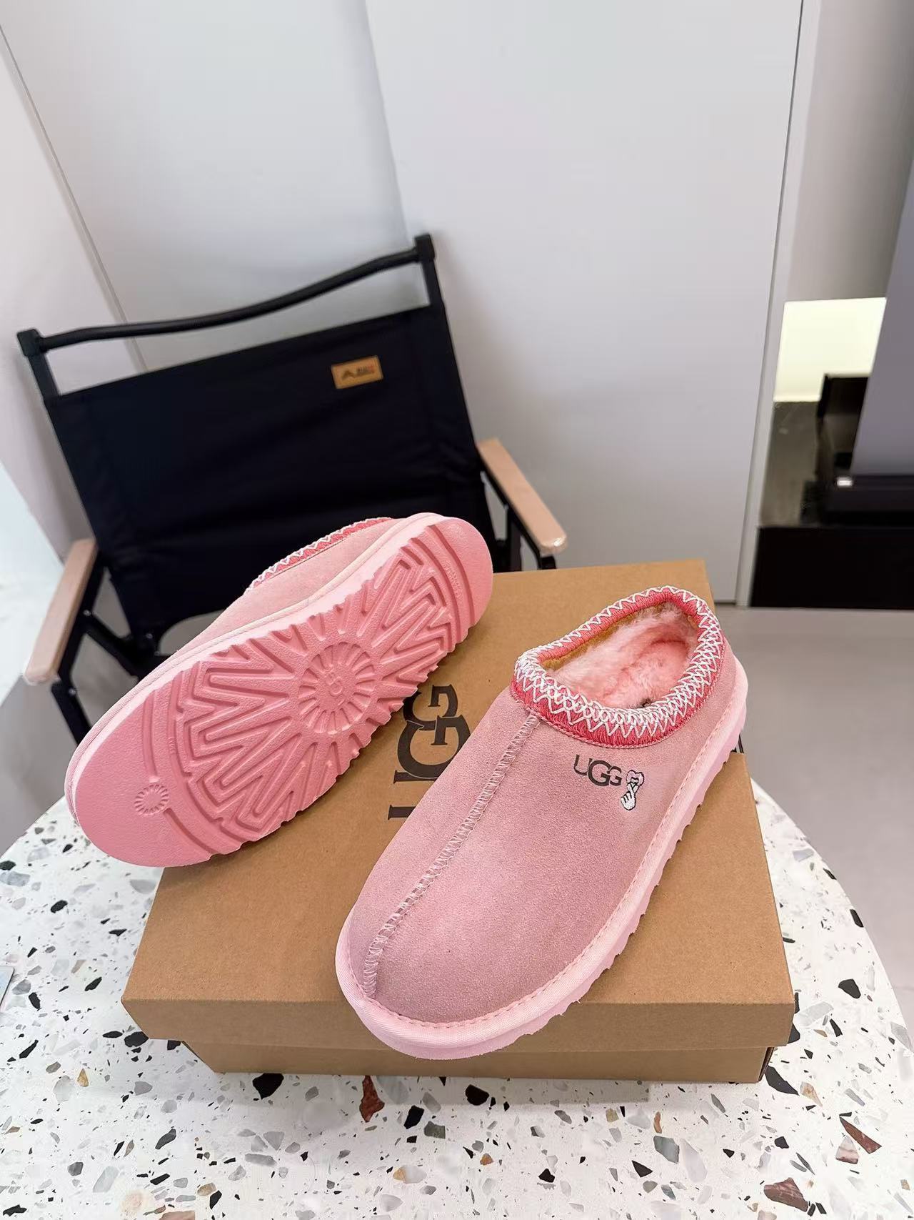 $58.7-LDN-844 UGG gallery