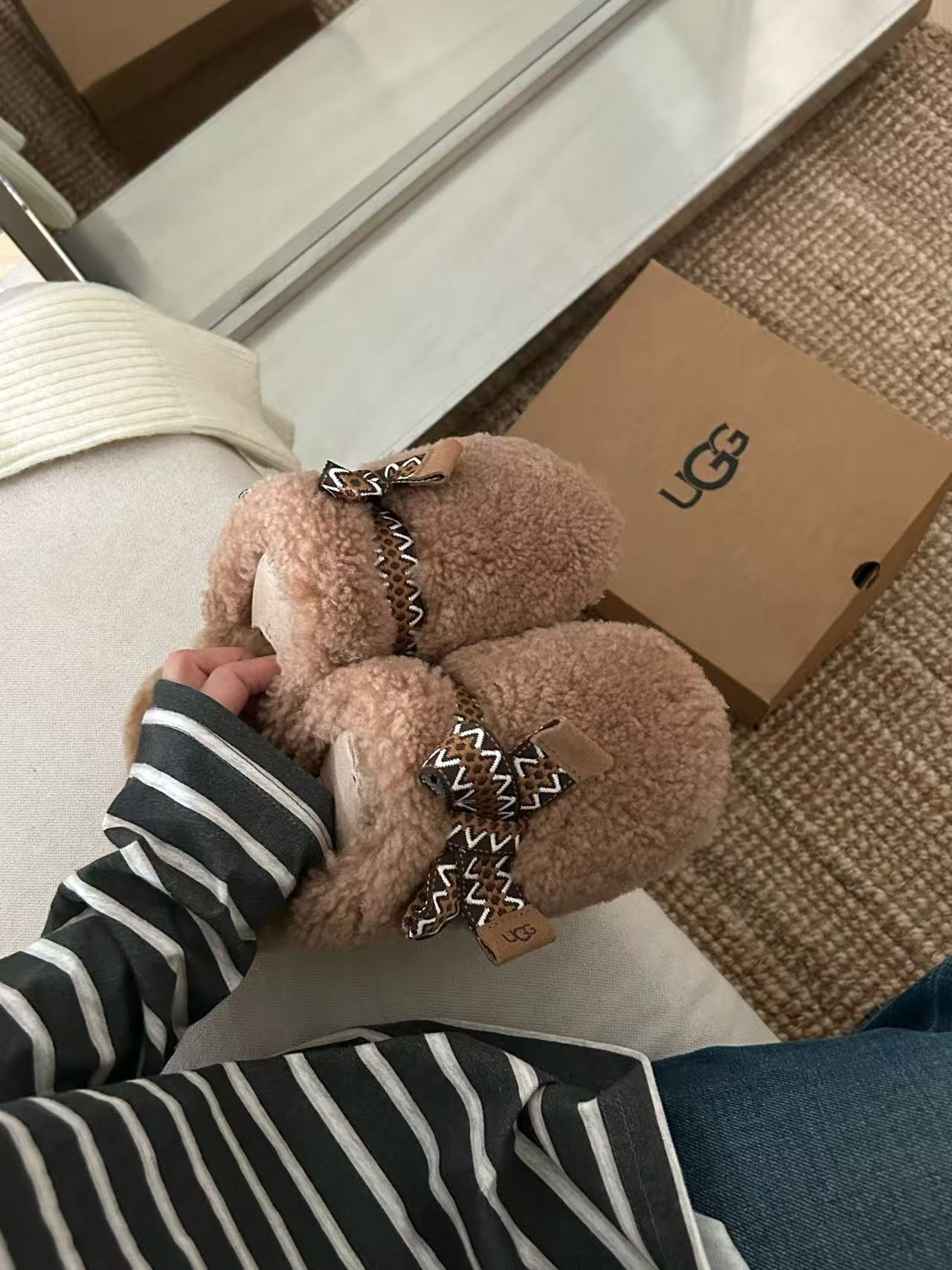 $58.7-LDN-845 UGG gallery