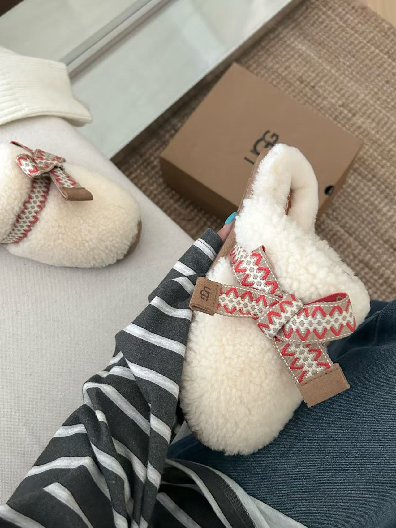 $58.7-LDN-845 UGG gallery