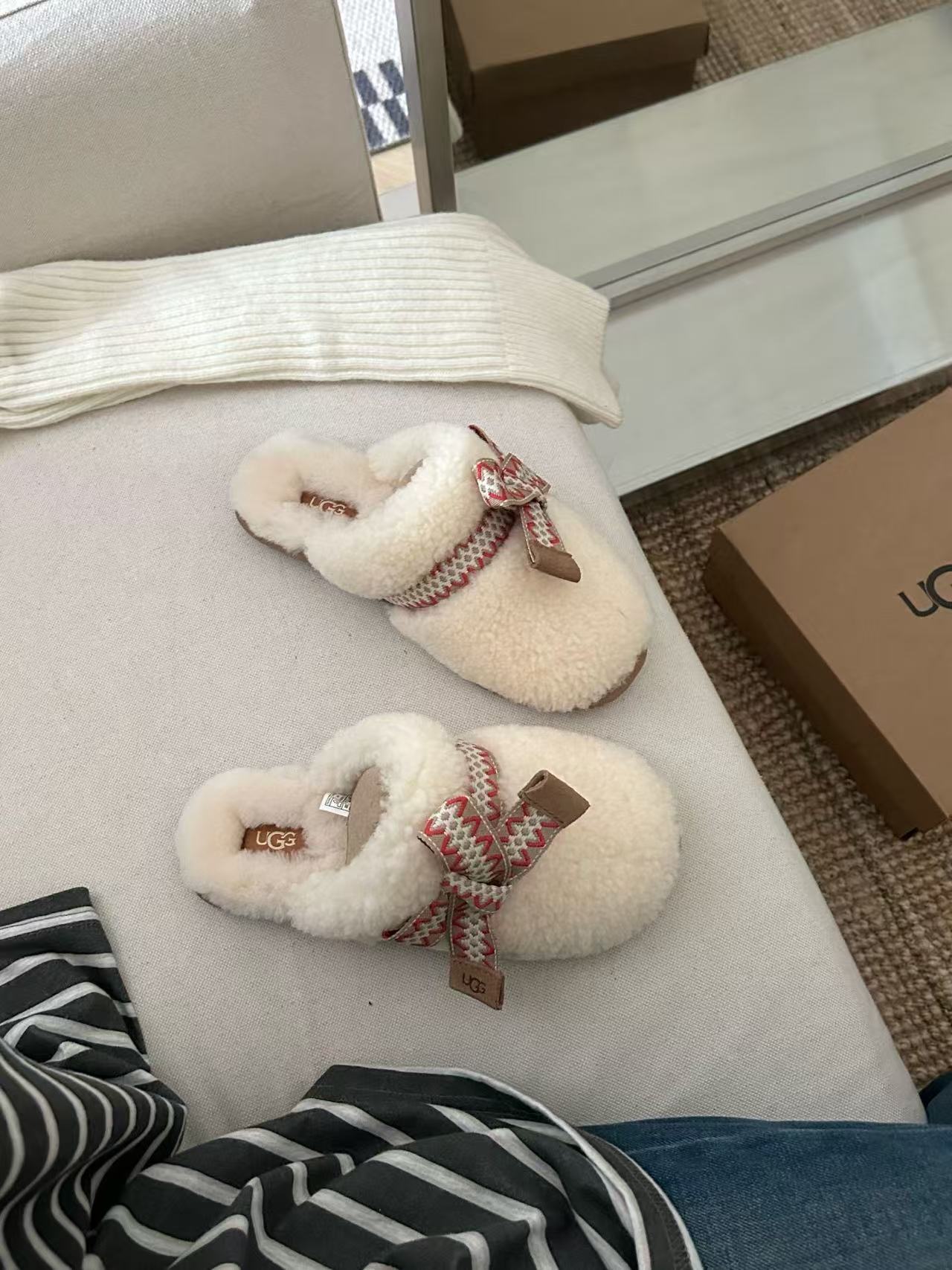 $58.7-LDN-845 UGG gallery