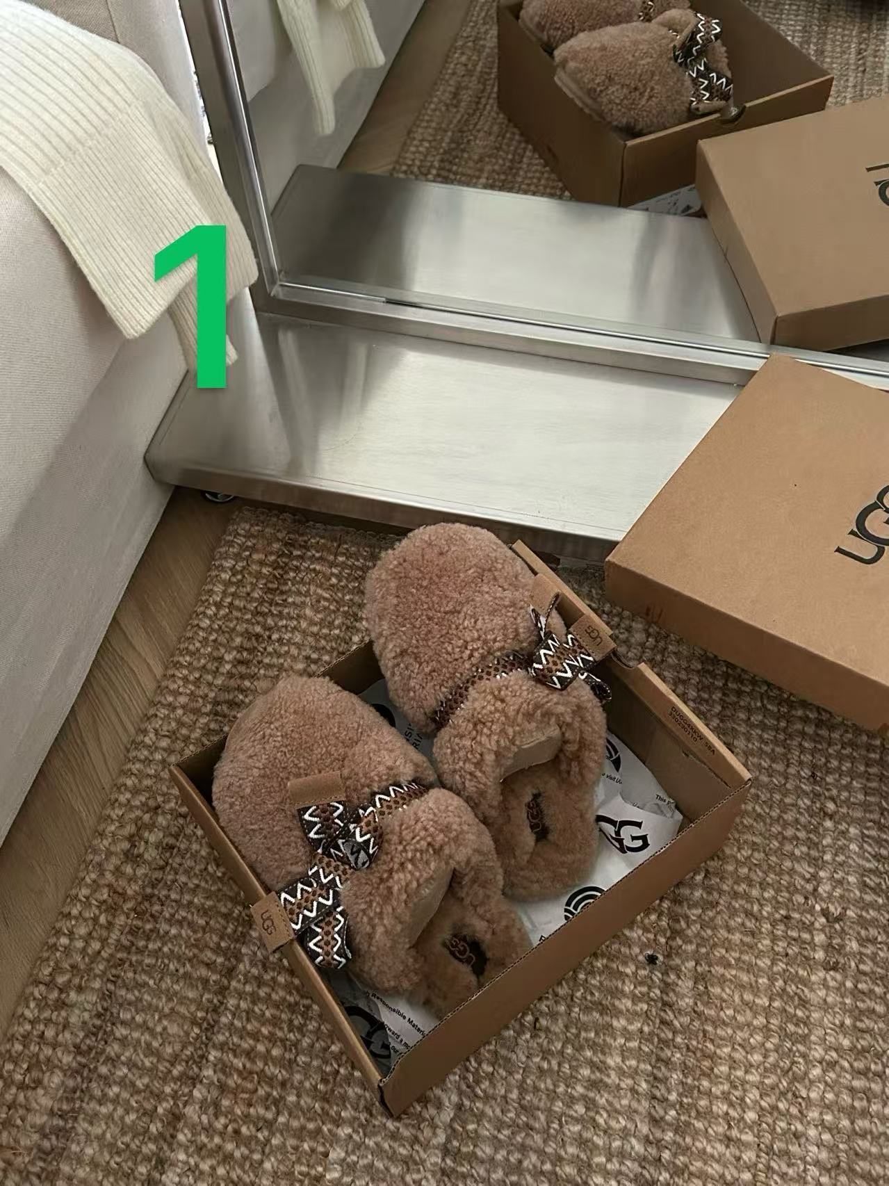 $58.7-LDN-845 UGG gallery