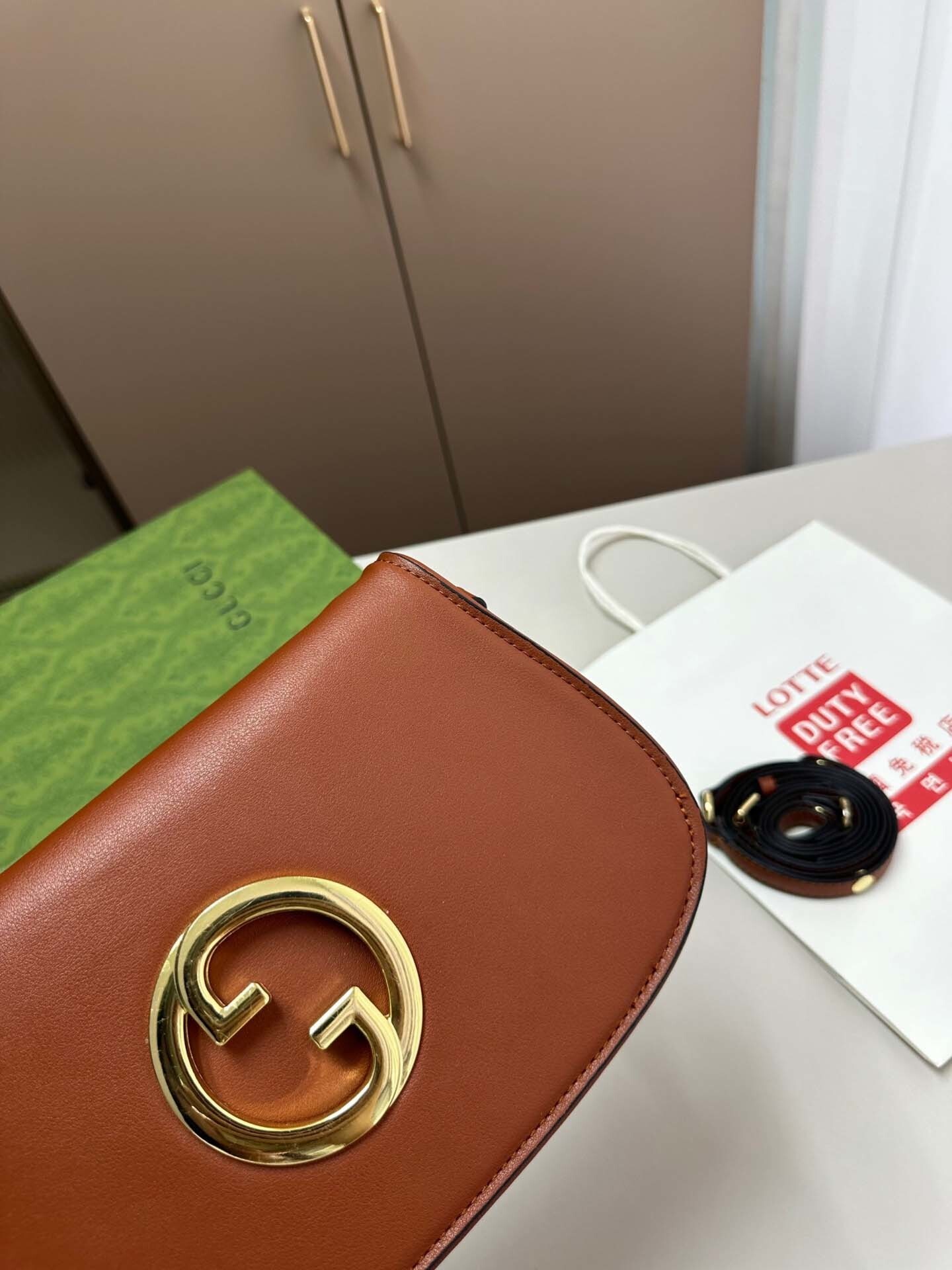 $59-LDN-273 GCI gallery