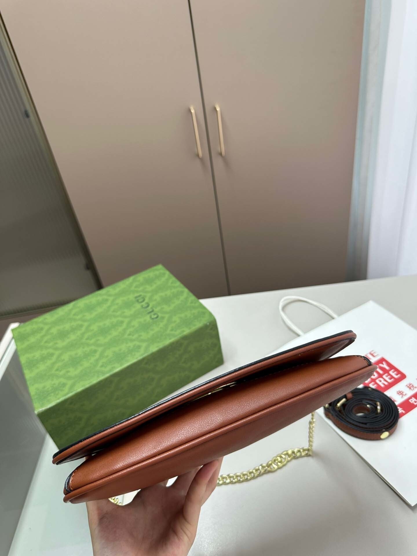 $59-LDN-273 GCI gallery