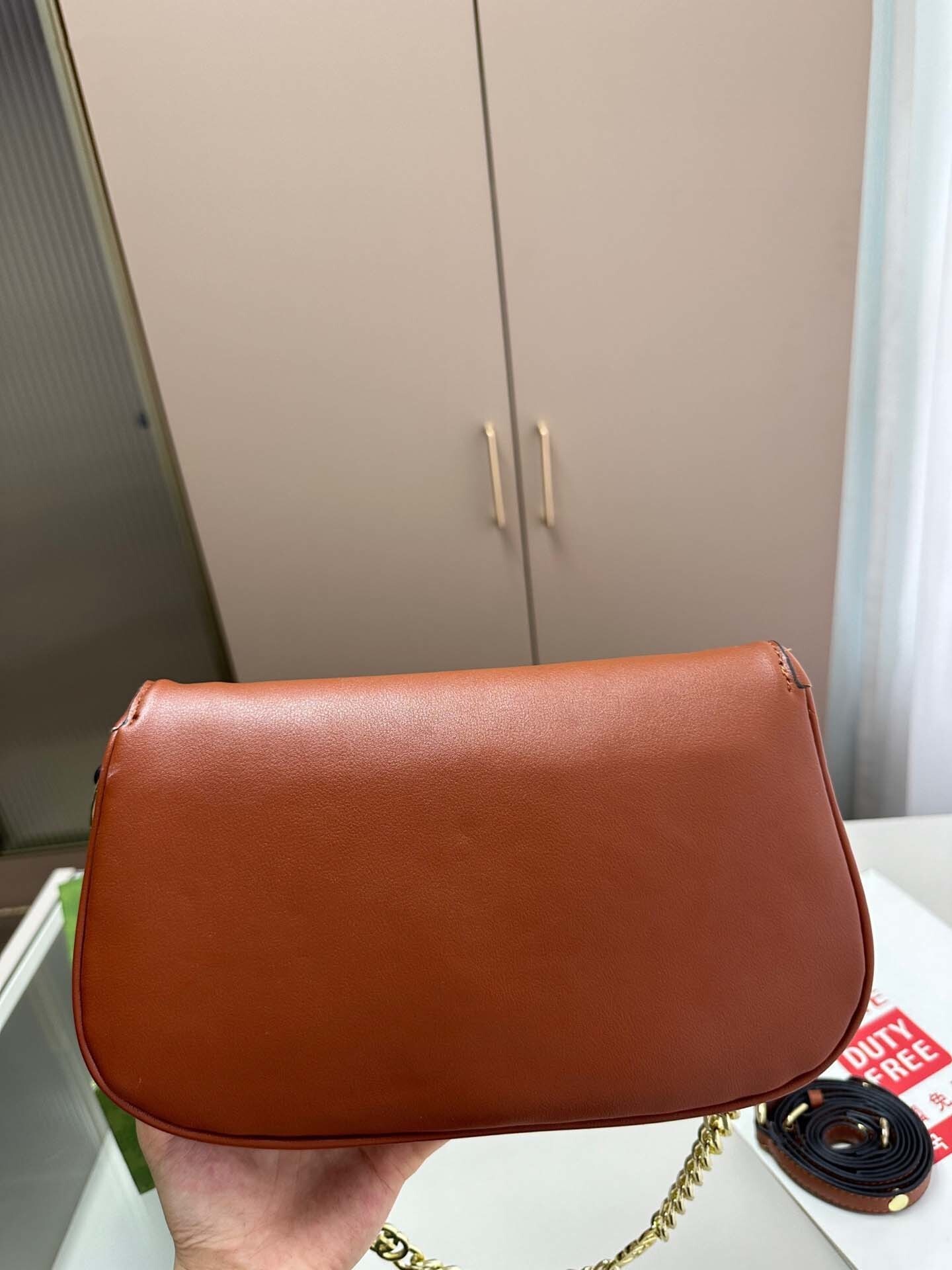 $59-LDN-273 GCI gallery