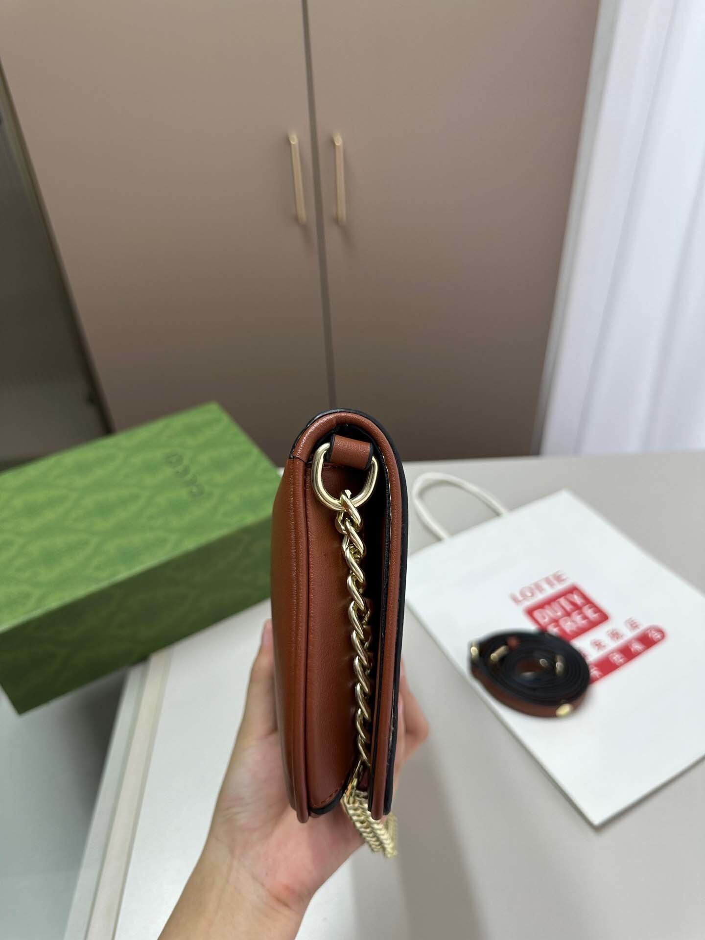 $59-LDN-273 GCI gallery