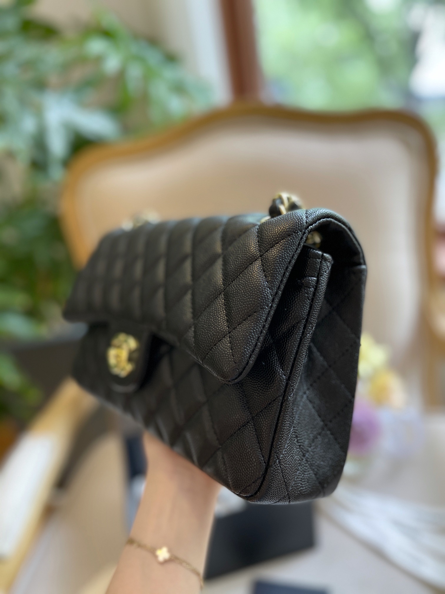 $59-LDN-341 CHA gallery