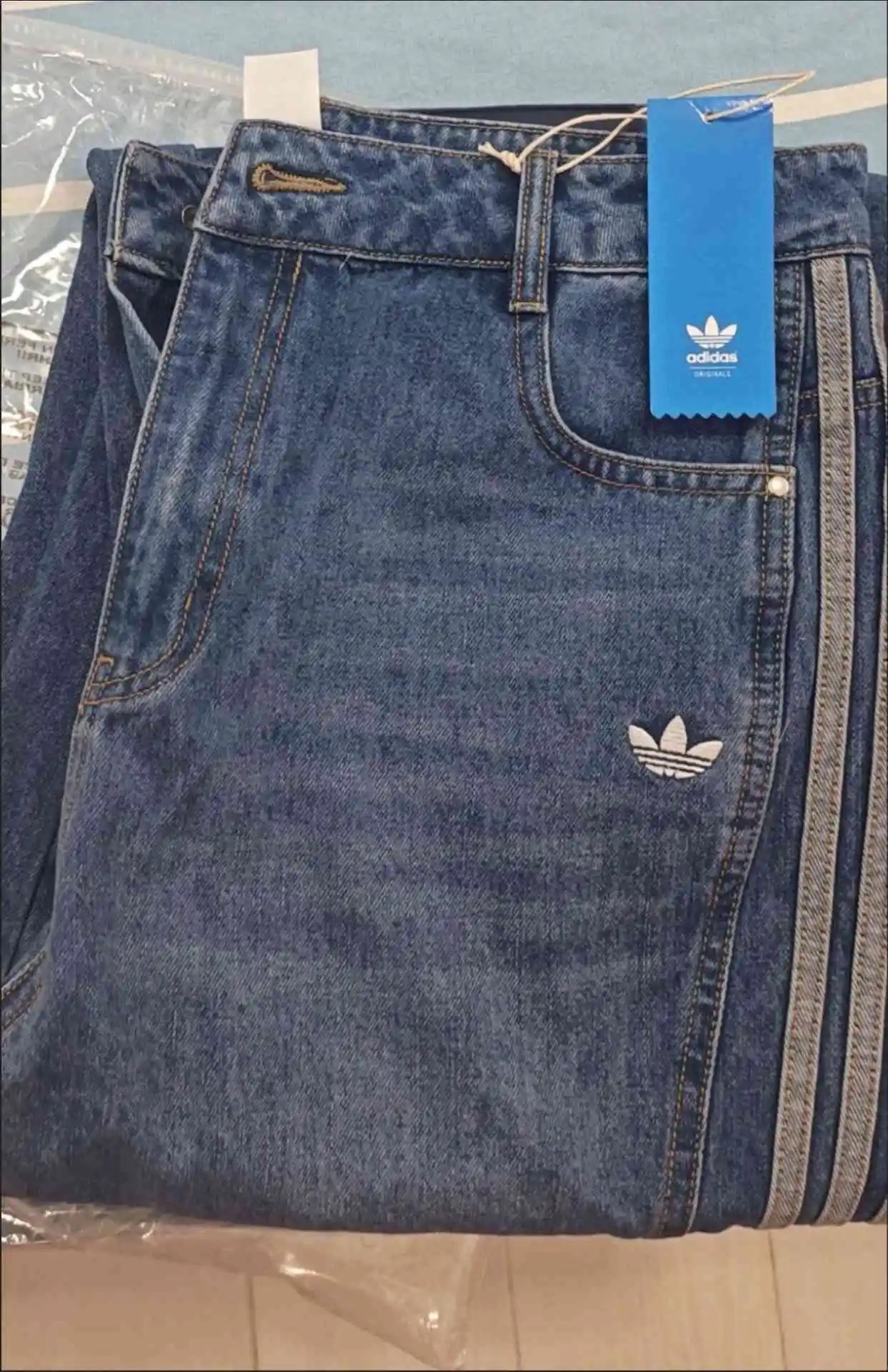 $59.9-LDN-902 gallery