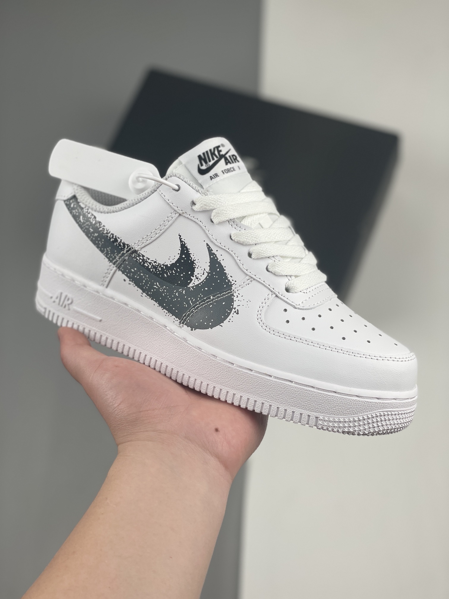 $60-LDN-122 NK gallery