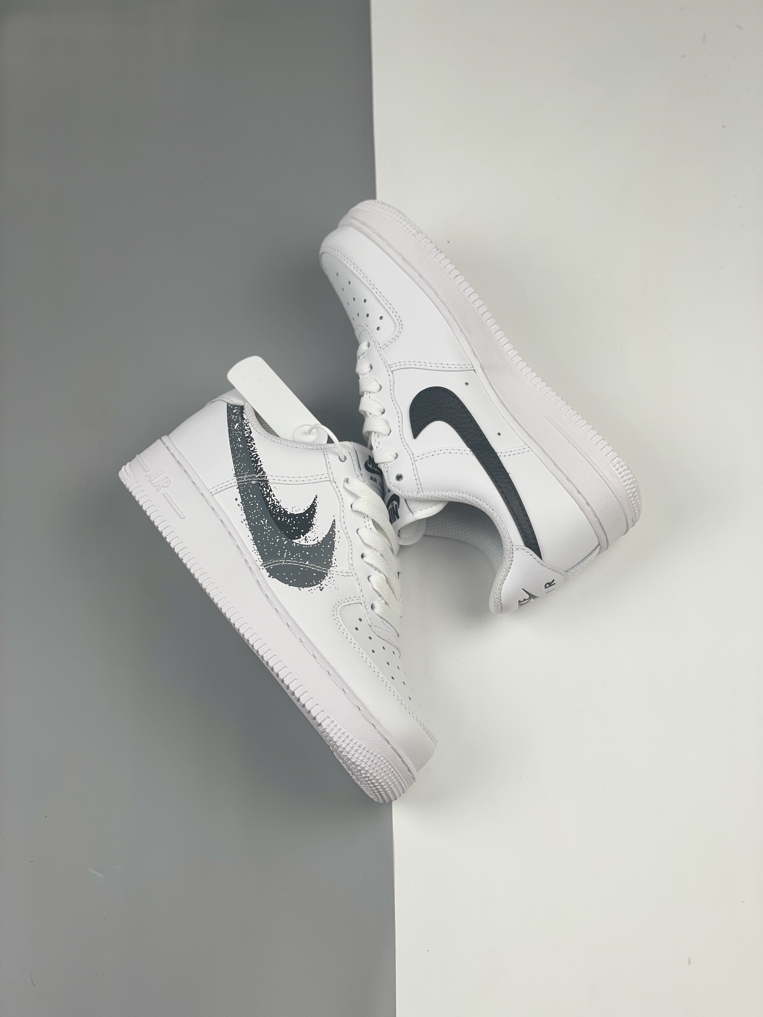 $60-LDN-122 NK gallery