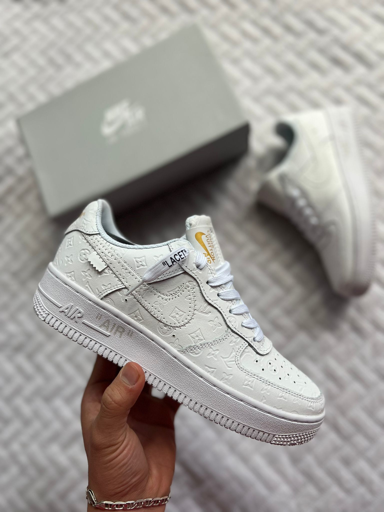 $60-LDN-159 NK gallery