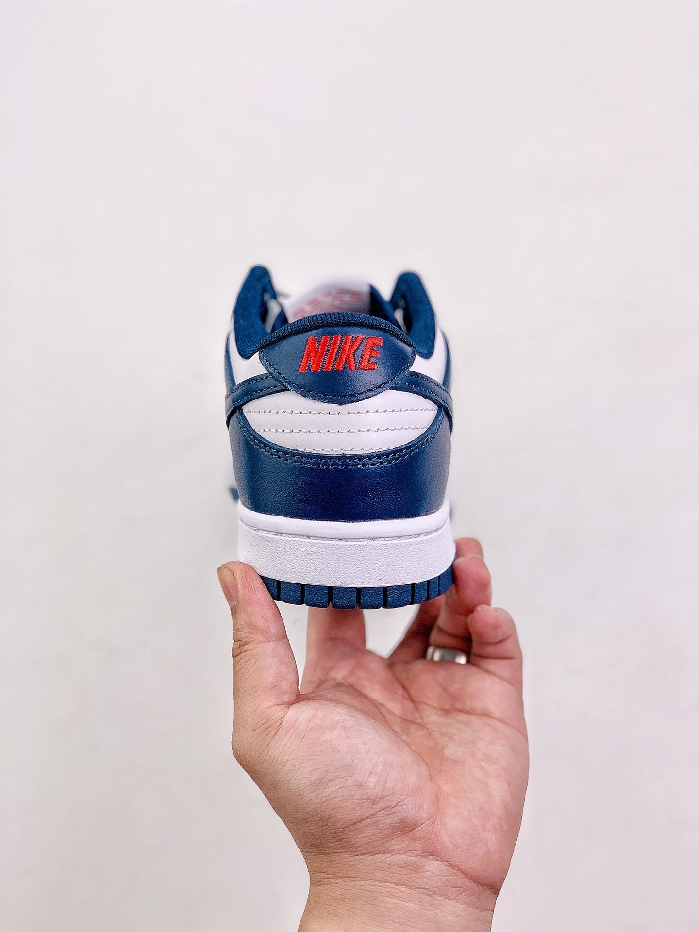 $60-LDN-185 NK gallery