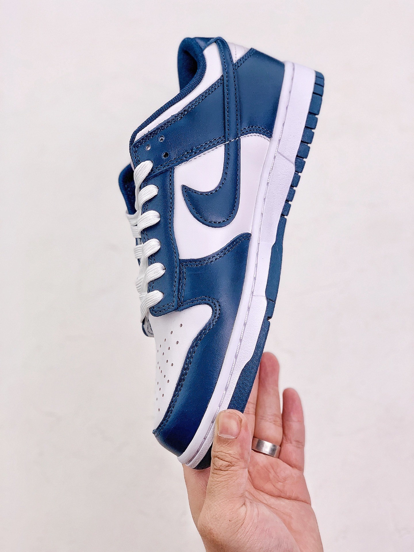 $60-LDN-185 NK gallery