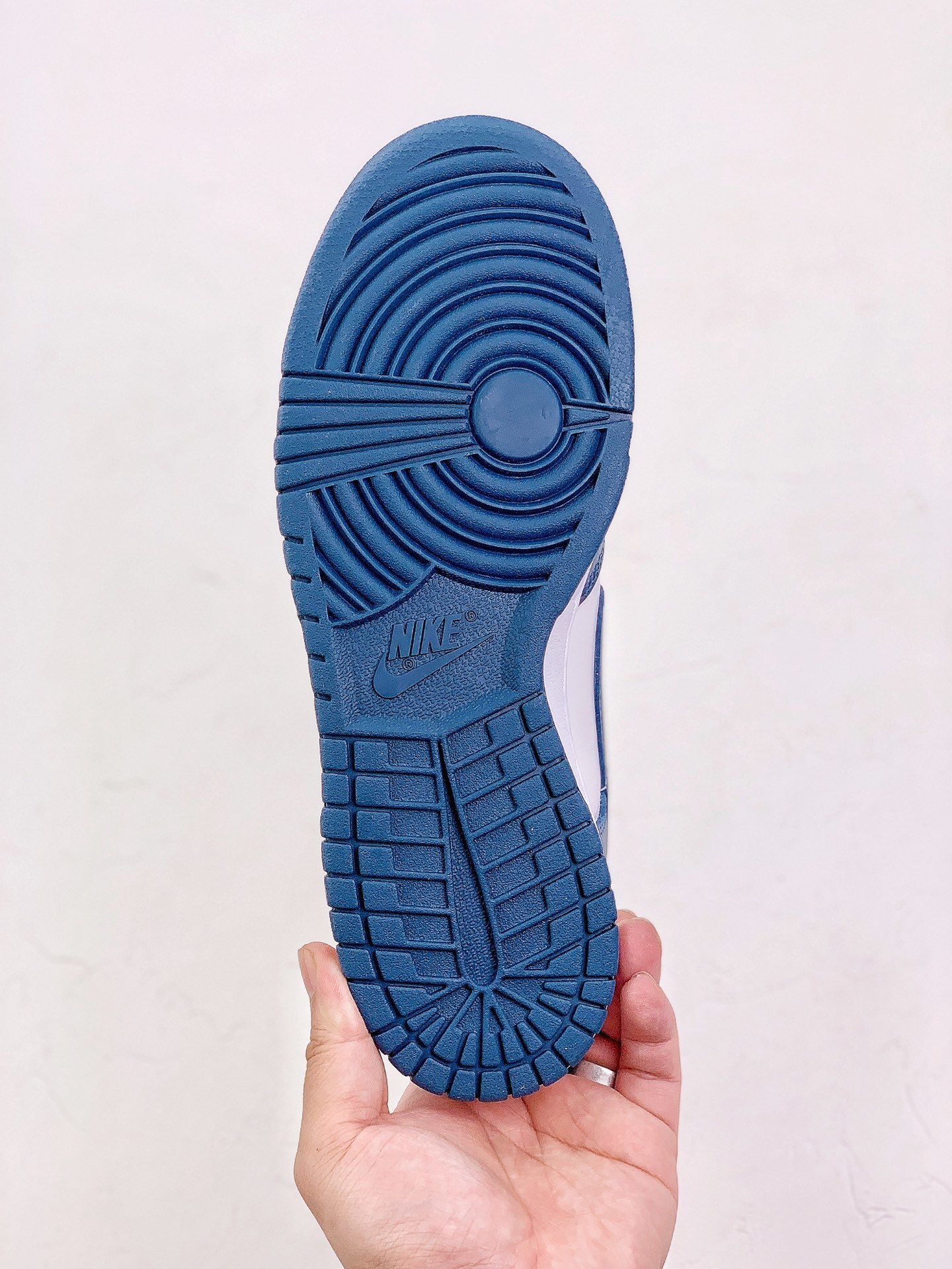 $60-LDN-185 NK gallery