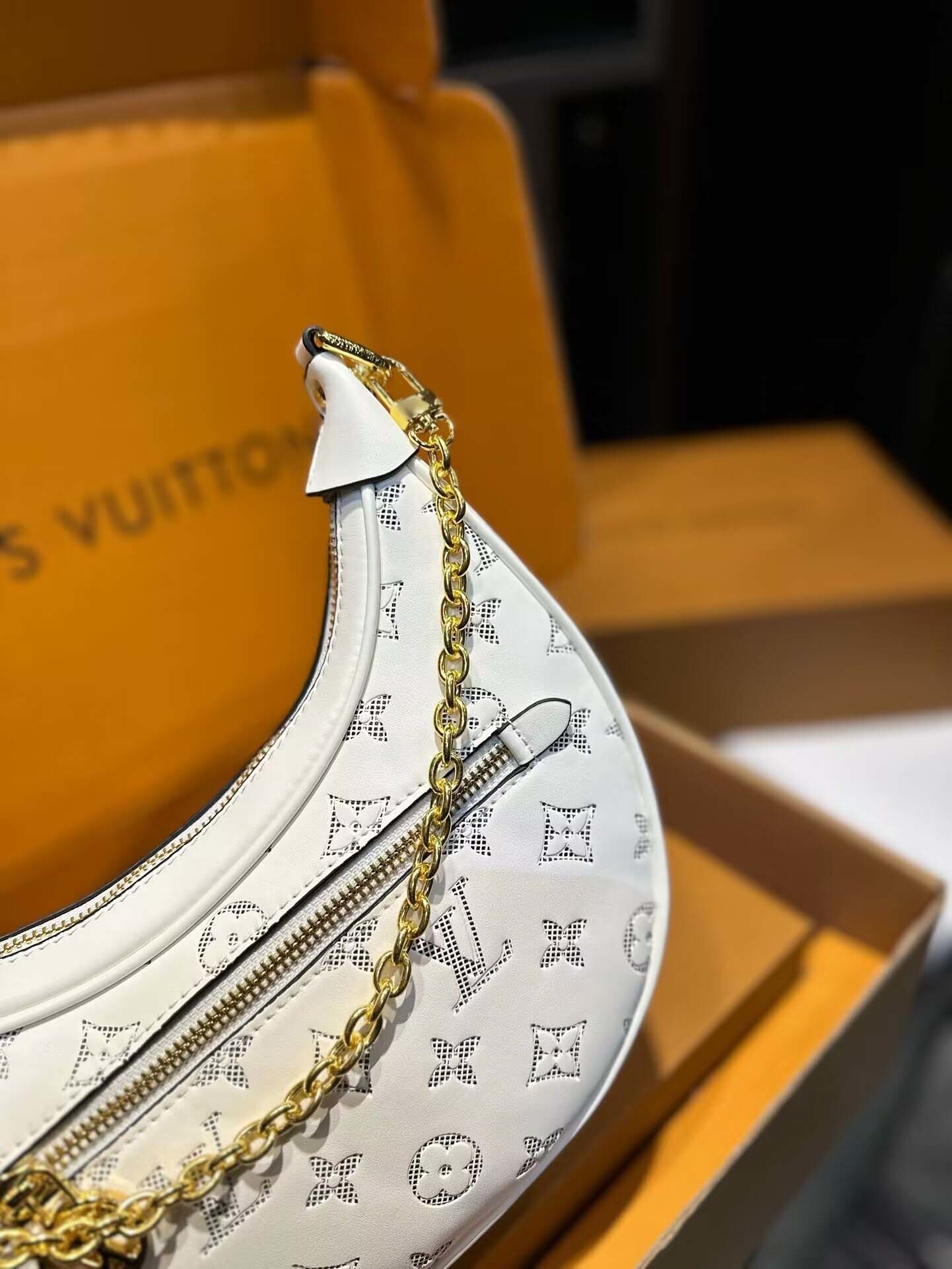 $60-LDN-328 LV gallery