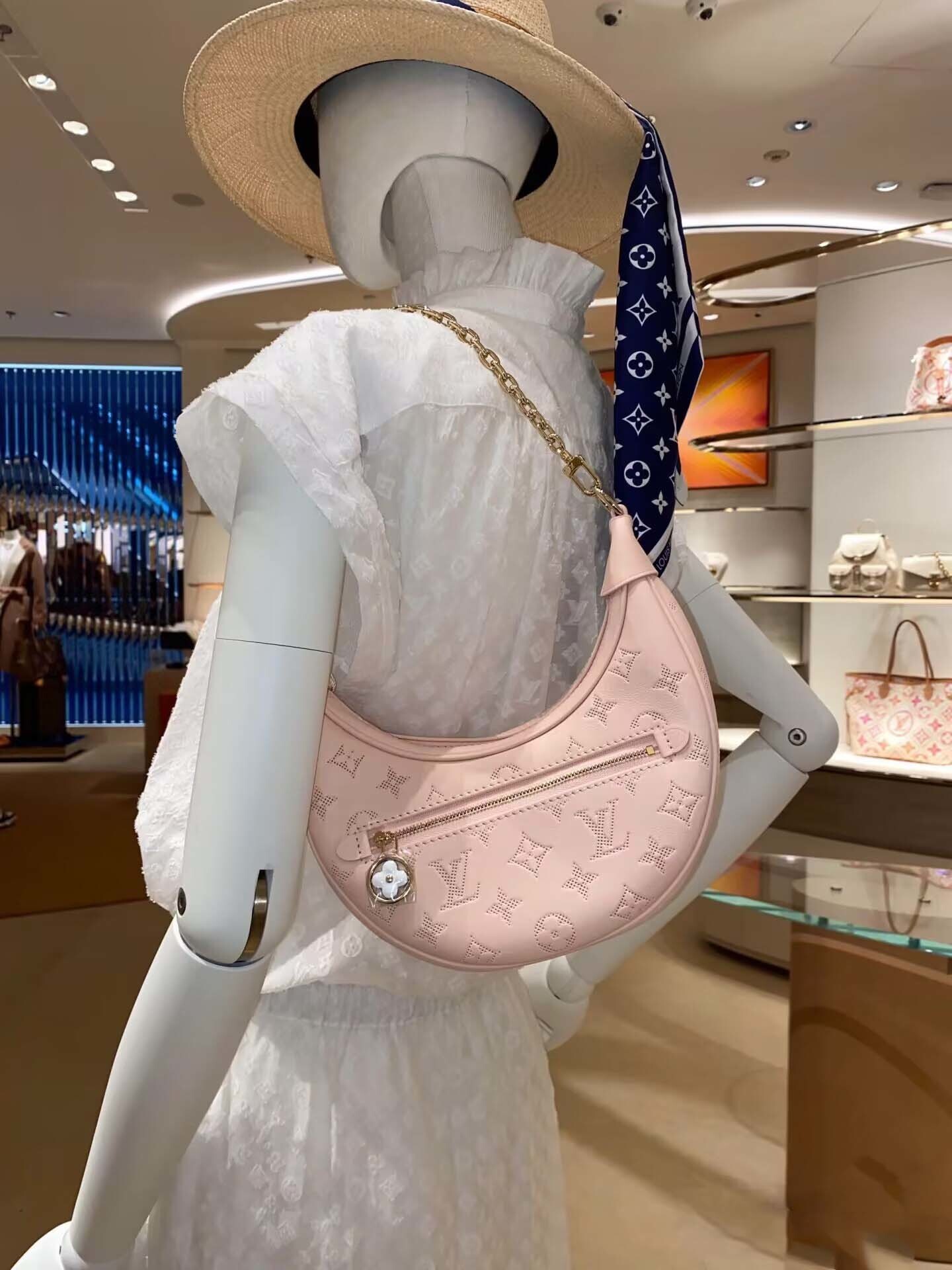 $60-LDN-328 LV gallery