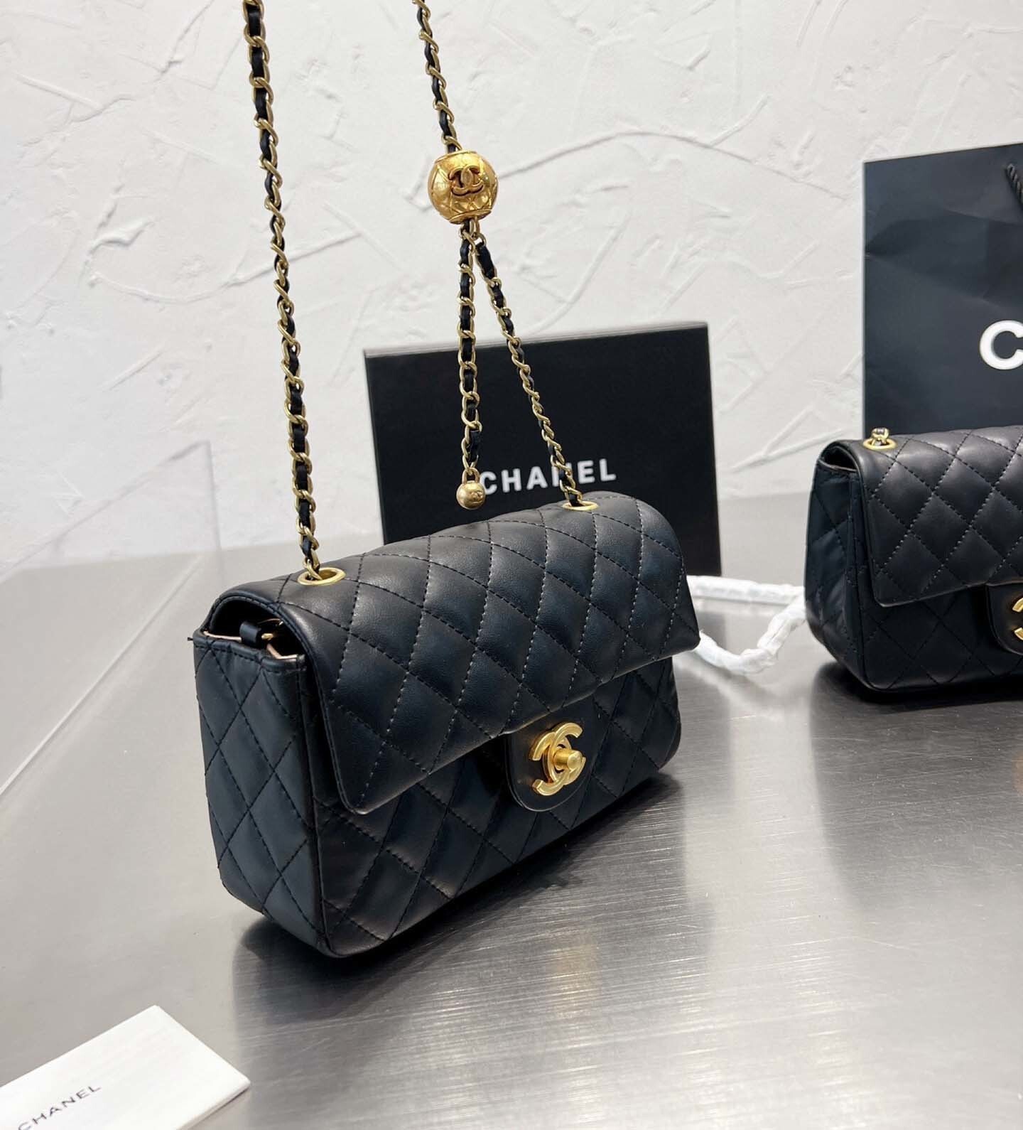 $60-LDN-354 CHA gallery