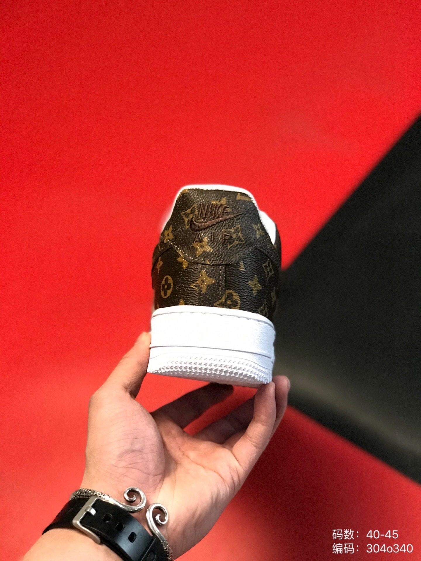 $60-LDN-46 NK gallery