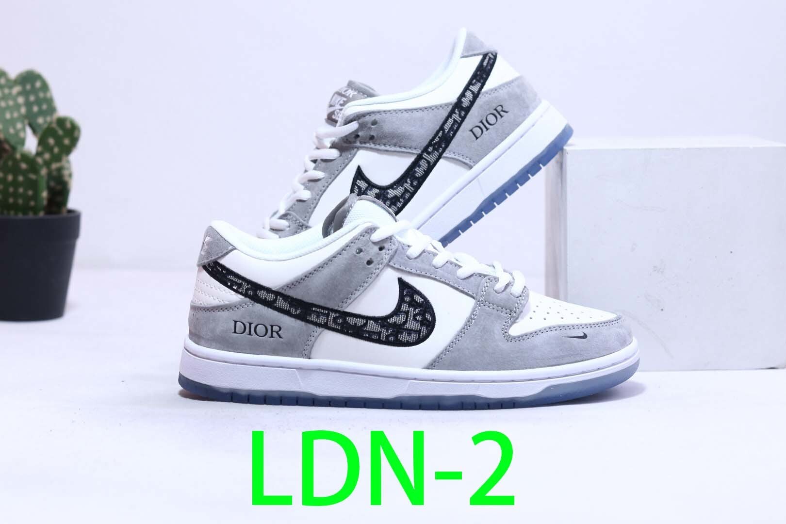 $60-LDN-77 NK gallery