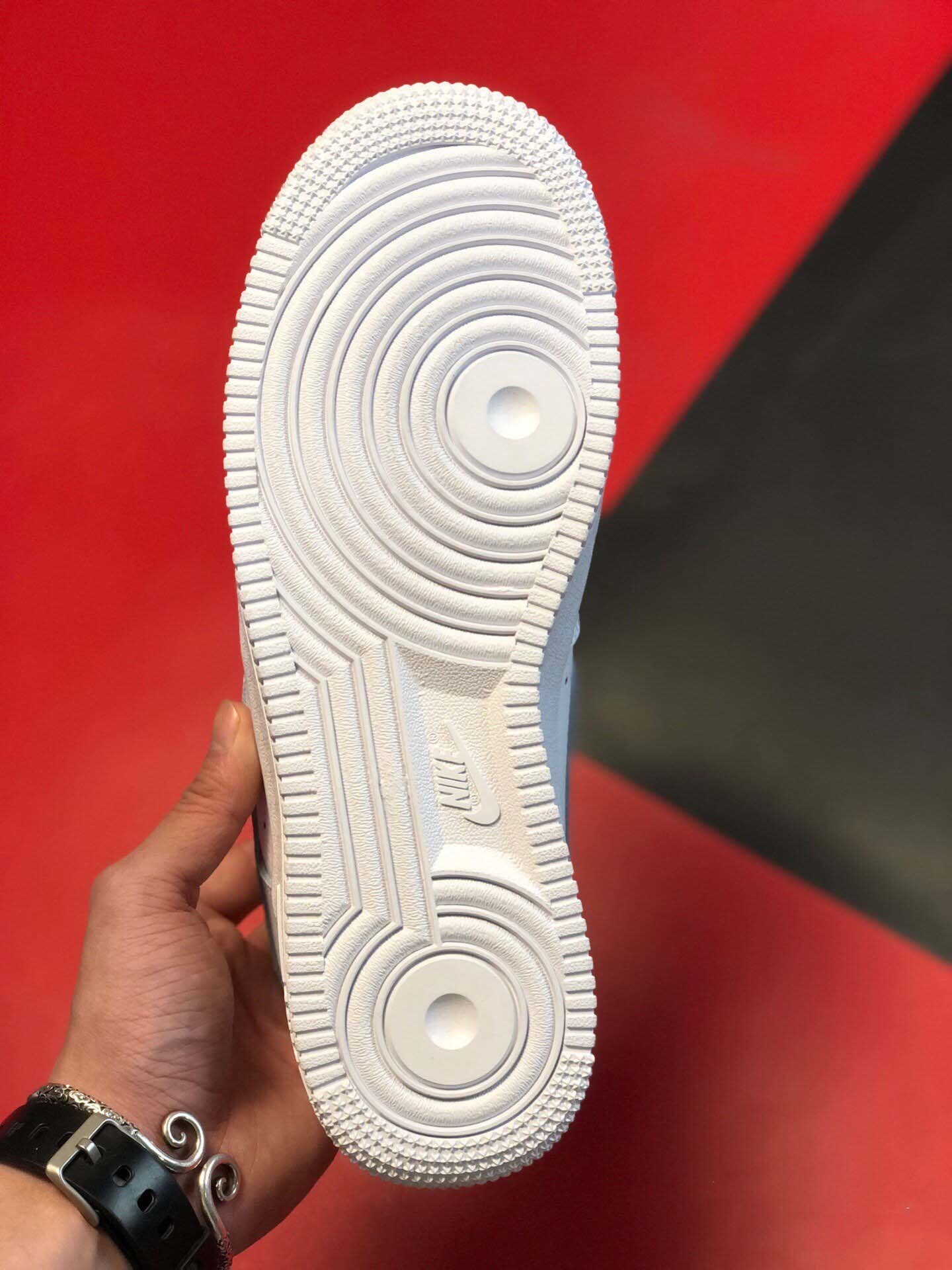 $60-LDN-89 NK gallery