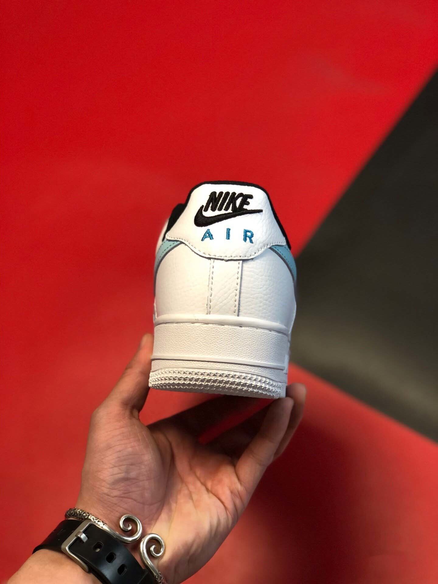 $60-LDN-89 NK gallery