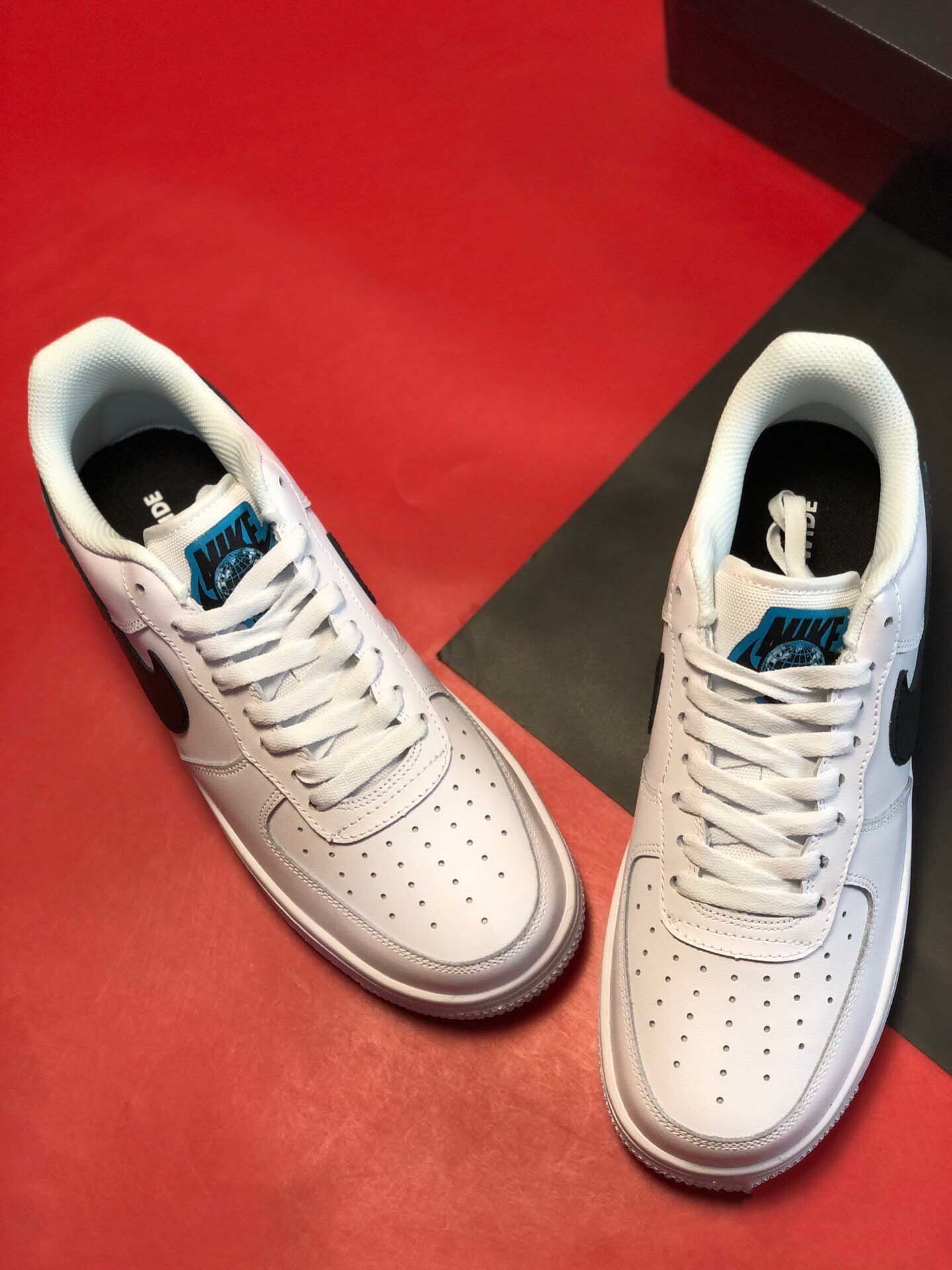 $60-LDN-89 NK gallery