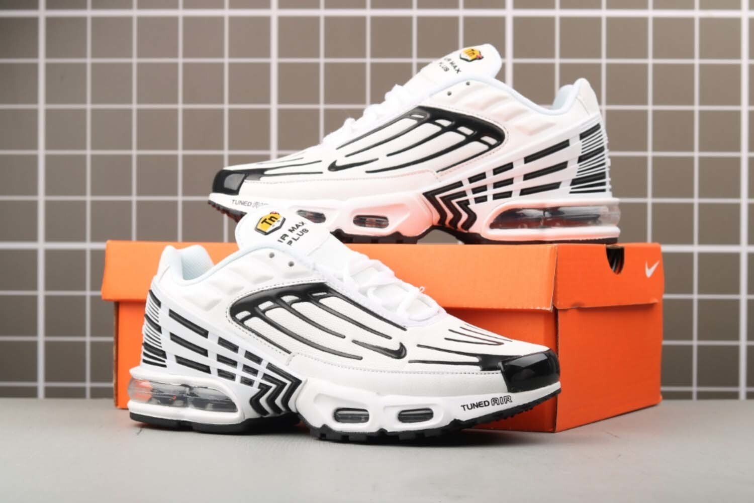 $60-LDN-94 NK gallery