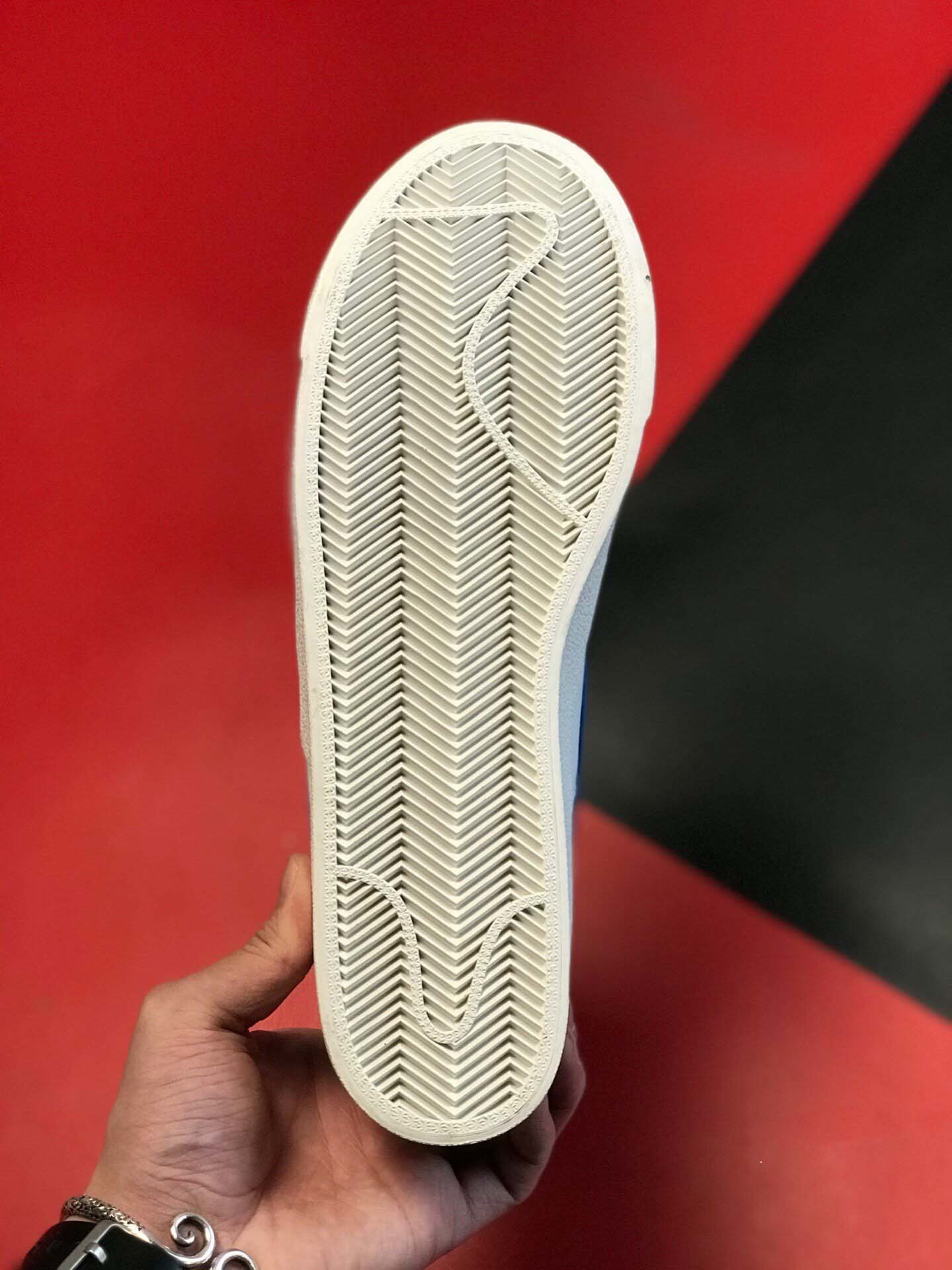 $60-LDN-95 NK gallery